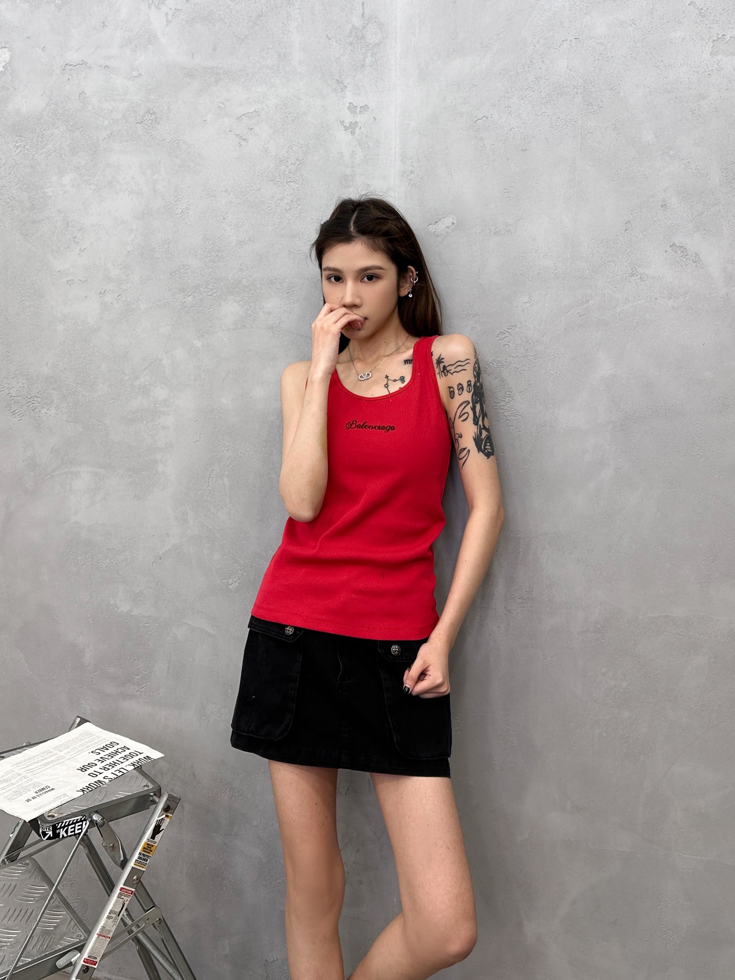 NO:790174,Paris | New casual vest, ready-to-wear washed and fried with front and back printed labels, imported low stretch silk blended fabric, casual and fashionable, size sml,,19860909巴黎 ｜ 新款休闲背心,成衣洗水炒色工艺加前后印花标,进口低弹丝混纺面料,休闲时尚,尺码sml,,,Women's clothing