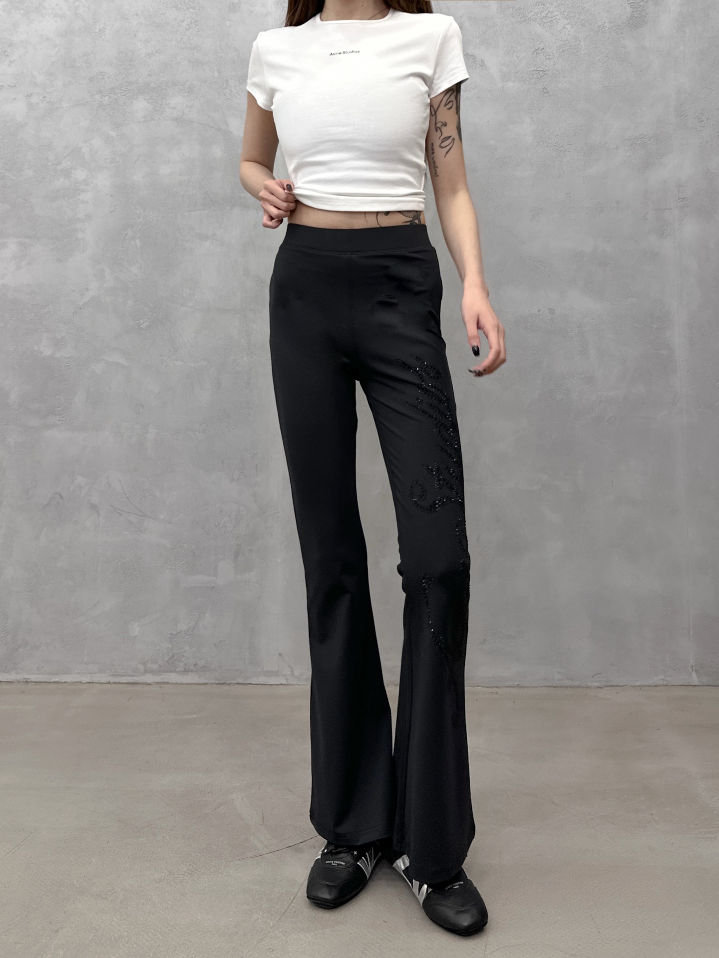 NO:790184,Acne ｜ New casual yoga pants, classic lettering and rhinestone craftsmanship, casual and fashionable micro-flare style, casual and fashionable, size sml,,acne studios,19860909Acne ｜ 新款休闲瑜伽裤,经典字母烫钻工艺,休闲时尚微喇款式,休闲时尚,尺码sml,,acne studios,,Women's clothing