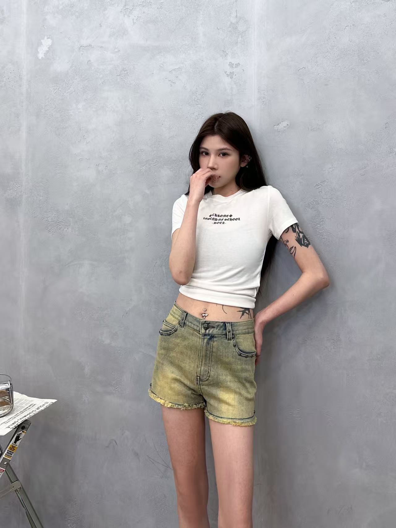 NO:790879,Chrome Hearts | New denim shorts, ready-to-wear washed raw edges and hand-nailed, casual and fashionable, size sml,,chrome hearts,shorts,19860909克罗心 ｜ 新款牛仔短裤,成衣洗水毛边工艺加手工打钉,休闲时尚,尺码sml,,chrome hearts,shorts,,Women's clothing