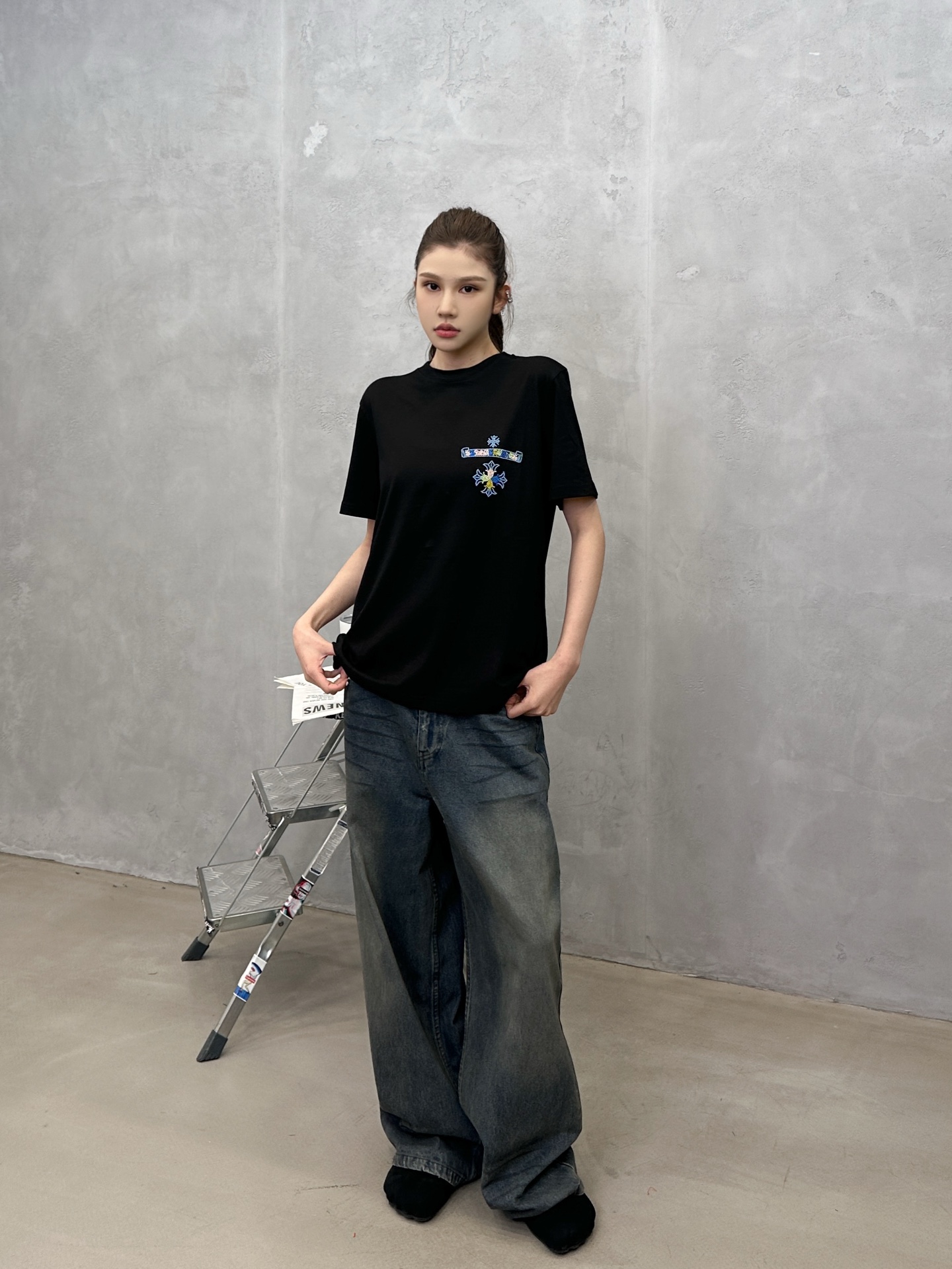 NO:791330,Chrome Hearts ｜ New short-sleeved T-shirt, ready-to-wear classic color hot diamond processing, casual fashion, size sml,, chrome hearts, T-shirt,19860909克罗心 ｜ 新款短袖t,成衣经典彩色烫钻工艺,休闲时尚,尺码sml,,chrome hearts,T-shirt,,Women's clothing