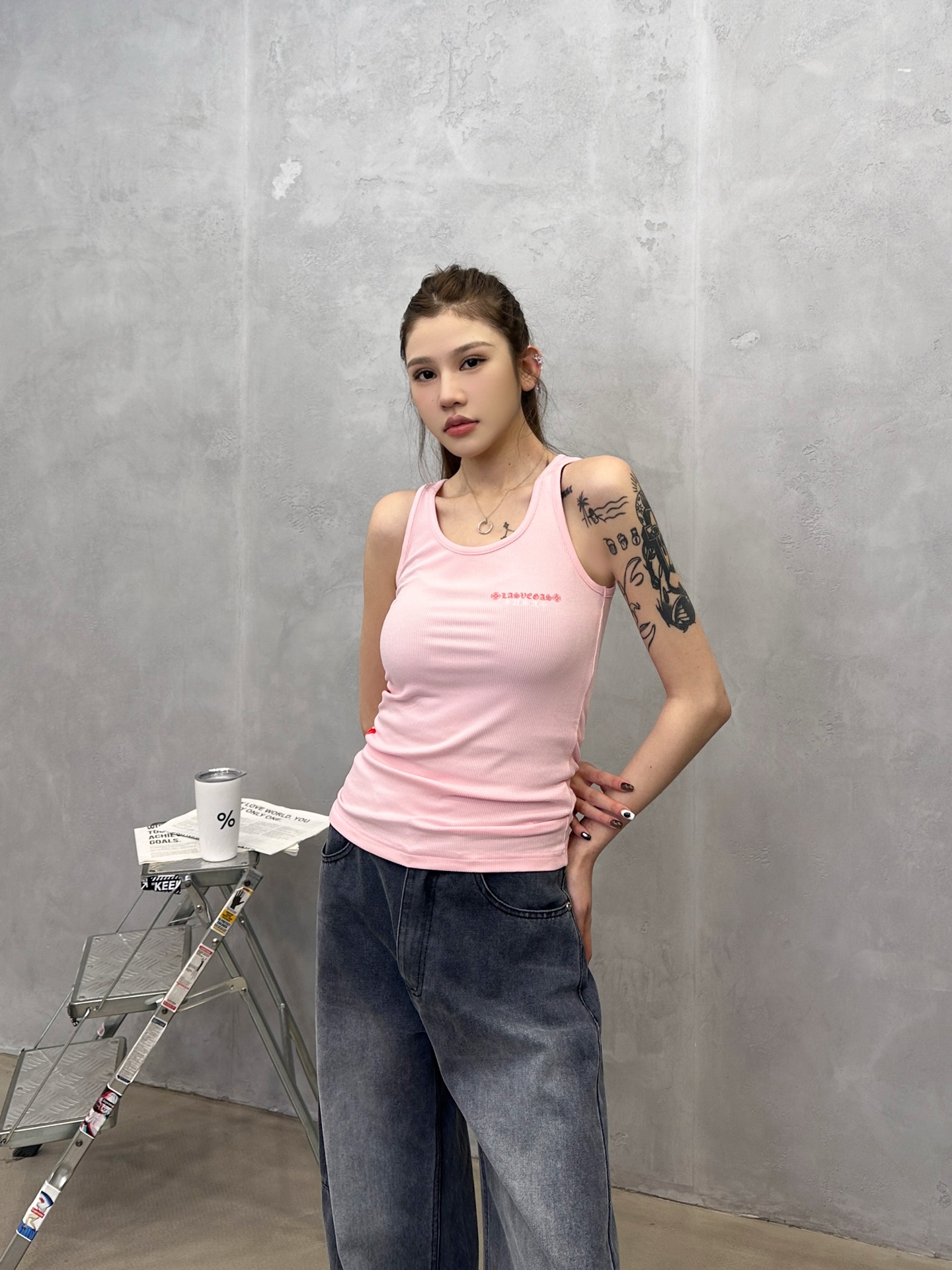 NO:794358,Chrome Hearts | New fashion vest, garment washing process and multiple printings on the whole body, casual and fashionable, size sml,,chrome hearts,19860909克罗心 ｜ 新款时尚背心,成衣洗水工艺加全身多处印花,休闲时尚,尺码sml,,chrome hearts,,Women's clothing