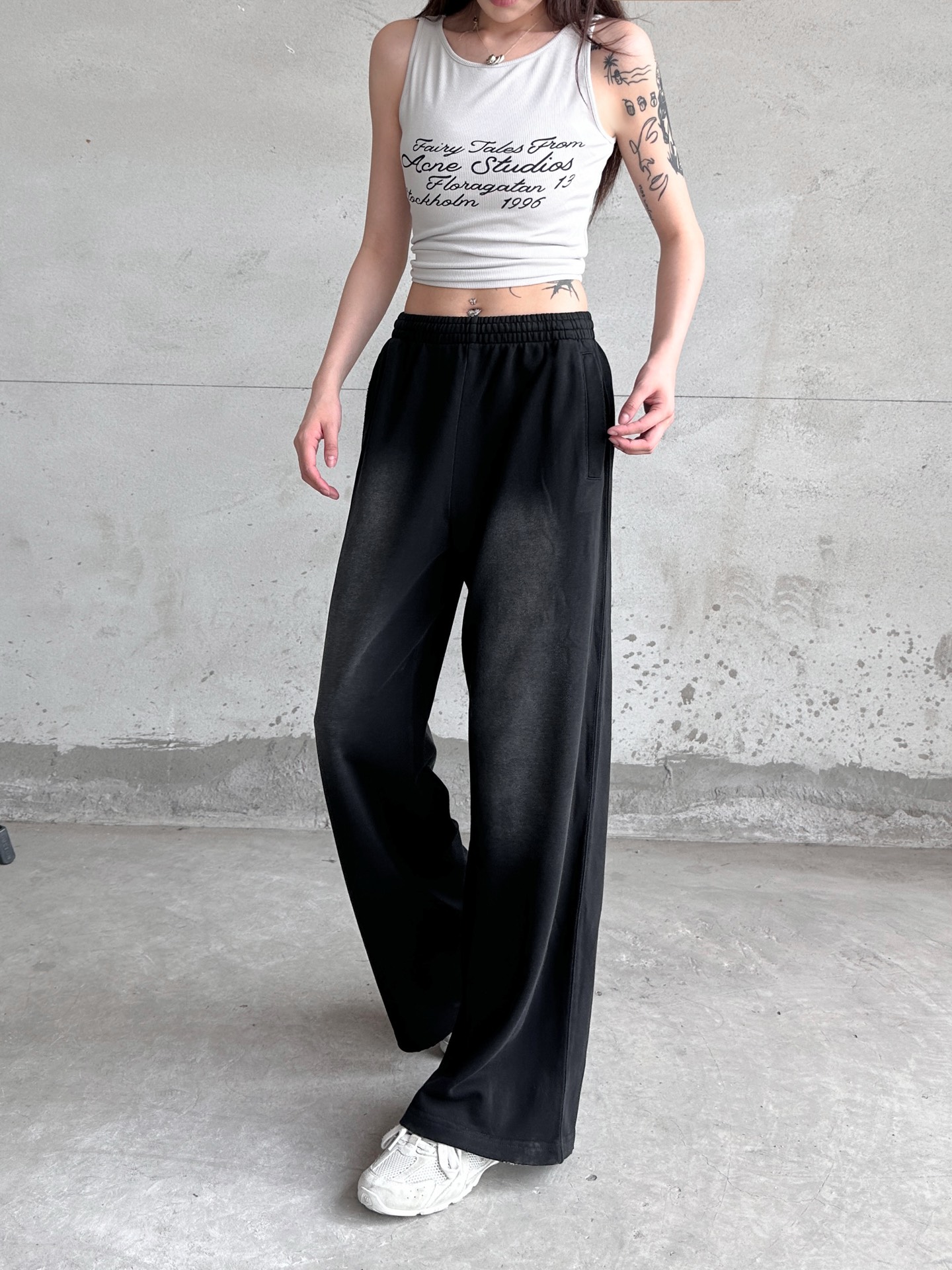 NO:794361,Acne | New casual sweatpants, brand classic embroidery logo, ready-to-wear washing and color spraying process, casual fashion, size sml,,acne studios,19860909Acne ｜ 新款休闲卫裤,品牌经典刺绣标,成衣洗水喷色吊磨工艺,休闲时尚,尺码sml,,acne studios,,Women's clothing