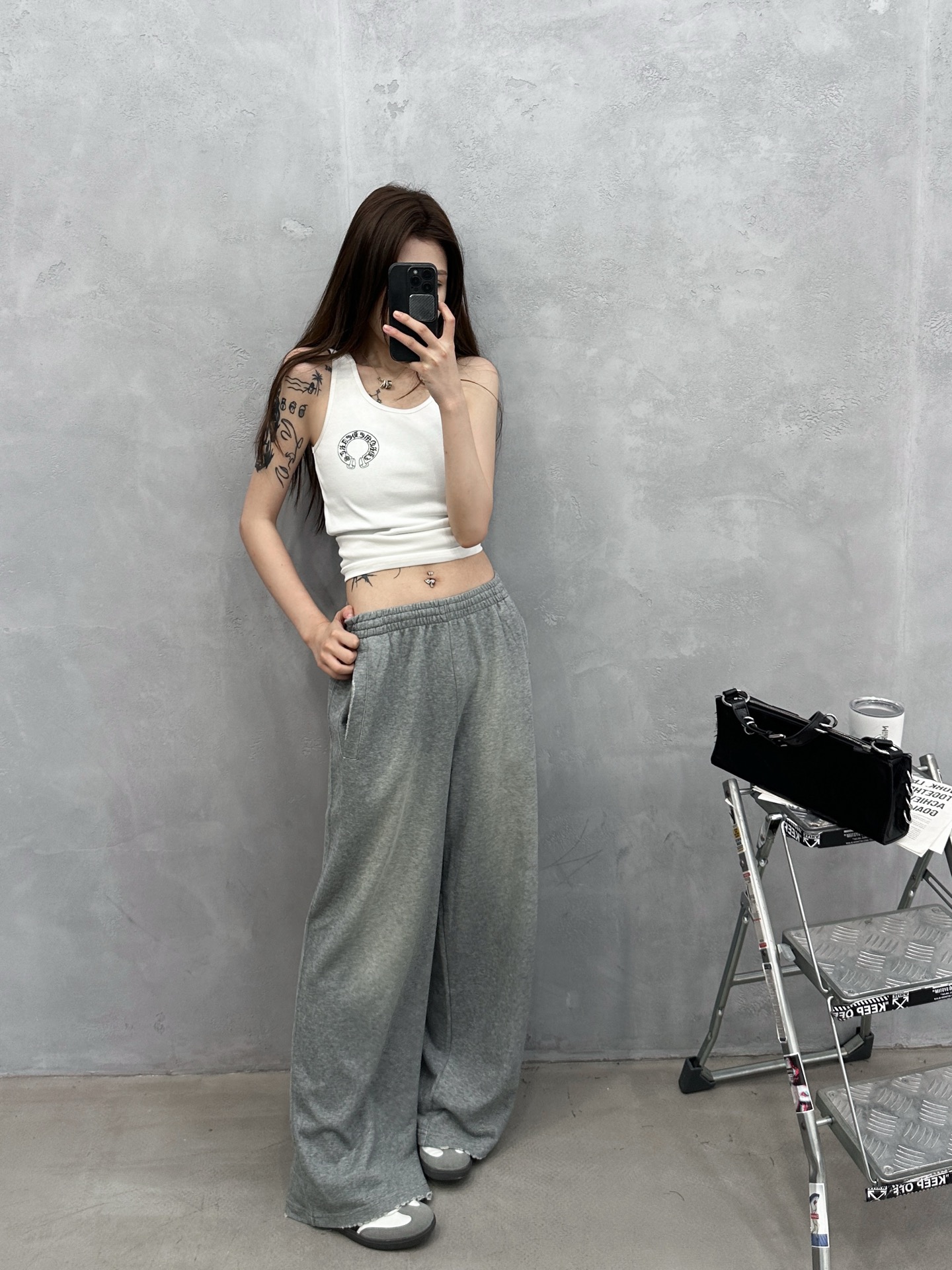 NO:795805,Acne | New casual sweatpants, brand classic embroidery logo, ready-to-wear washing and color spraying process, casual fashion, size sml,,acne studios,19860909Acne ｜ 新款休闲卫裤,品牌经典刺绣标,成衣洗水喷色吊磨工艺,休闲时尚,尺码sml,,acne studios,,Women's clothing