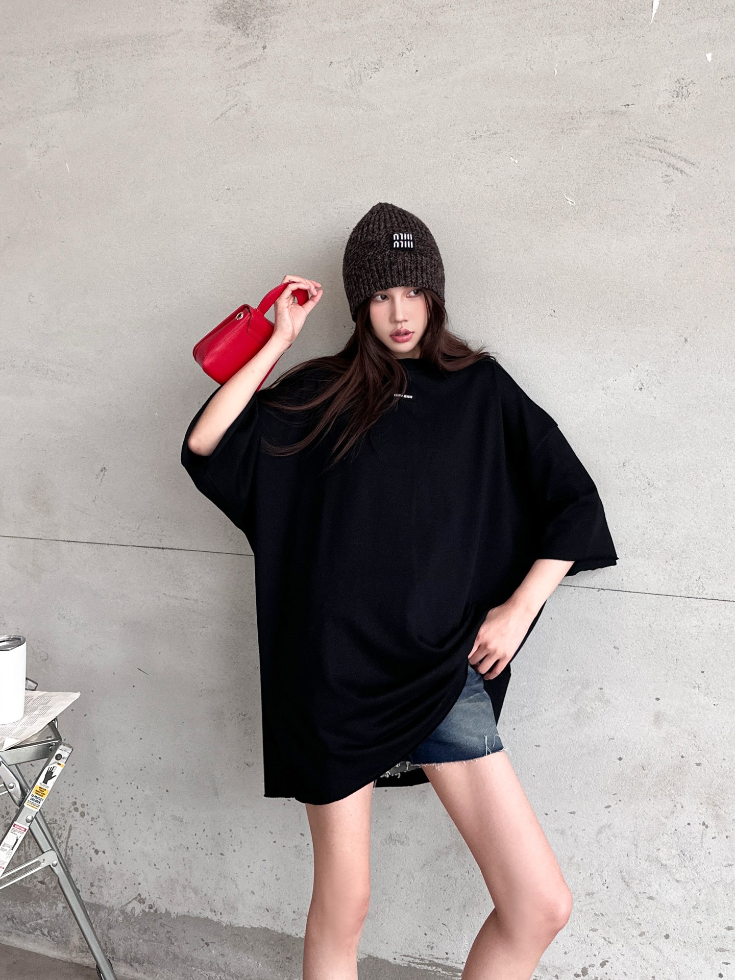 NO:795809,Miu | New short-sleeved t-shirt, lyocell wool blend fabric imported from Japan, high-end fashion, special loose fit structure, same style for men and women, size sml,,miumiu,T-shirt,19860909Miu ｜ 新款短袖t,日本进口莱赛尔羊毛混纺面料,高级时尚,特殊宽松版型结构,男女同款,尺码sml,,miumiu,T-shirt,,Women's clothing