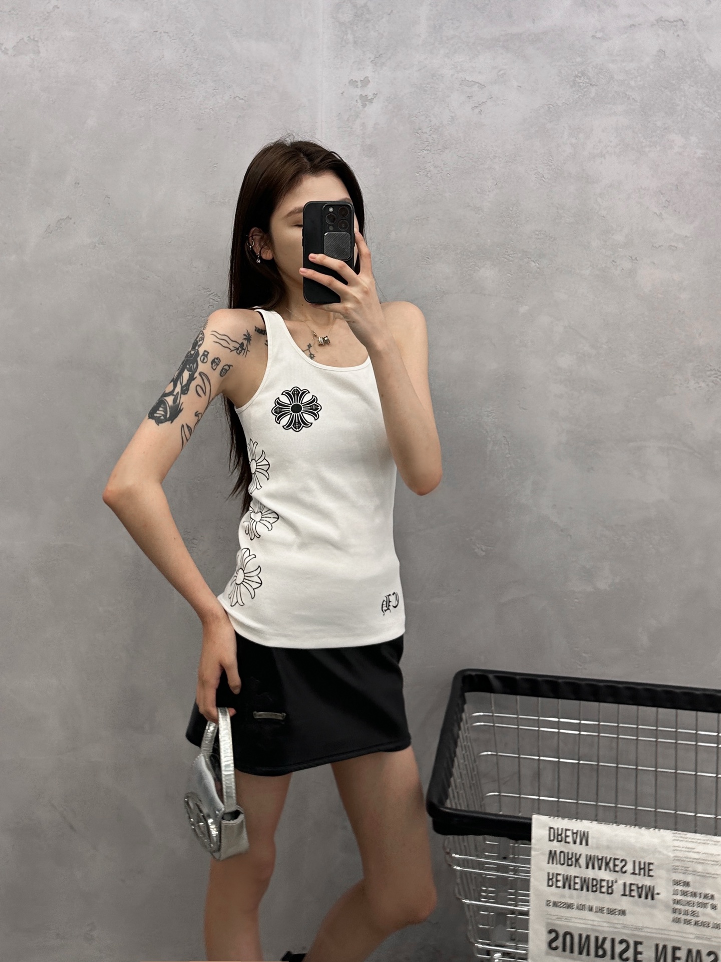 NO:797511,Chrome Hearts ｜ New printed vest, ready-made garments washed with multiple printing techniques, casual and fashionable, size sml,,chrome hearts,19860909克罗心 ｜ 新款印花背心,成衣洗水加多处印花工艺,休闲时尚,尺码sml,,chrome hearts,,Women's clothing