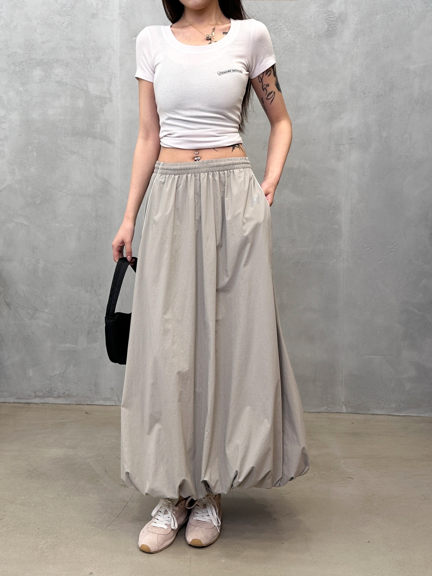 NO:797515,Paris ｜ New casual long skirt, double-layer machine edge rope structure style, multiple reflective printing techniques, casual and fashionable, sizes sml,,skirts,19860909巴黎 ｜ 新款休闲长裙,双层机边绳结构款式,多处反光印花工艺,休闲时尚,尺码sml,,skirts,,Women's clothing