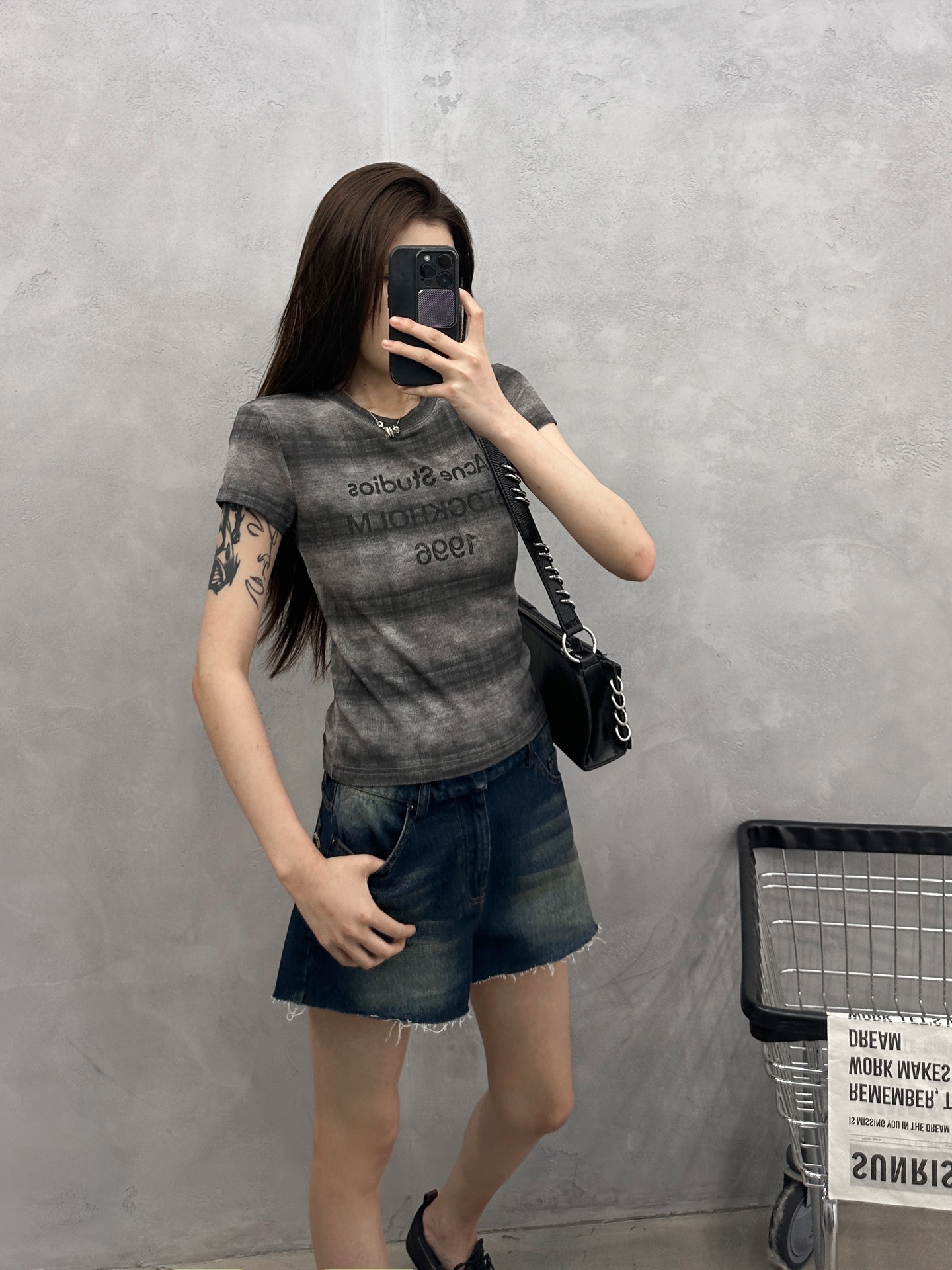 NO:797516,Acne ｜ New short-sleeved T-shirt, garment wash printing process, gray fabric stripe printing, rayon fabric. Casual fashion, size sml,,acne studios,T-shirt,19860909Acne ｜ 新款短袖t,成衣洗水印花工艺,坯布条纹印花,人棉面料.休闲时尚,尺码sml,,acne studios,T-shirt,,Women's clothing