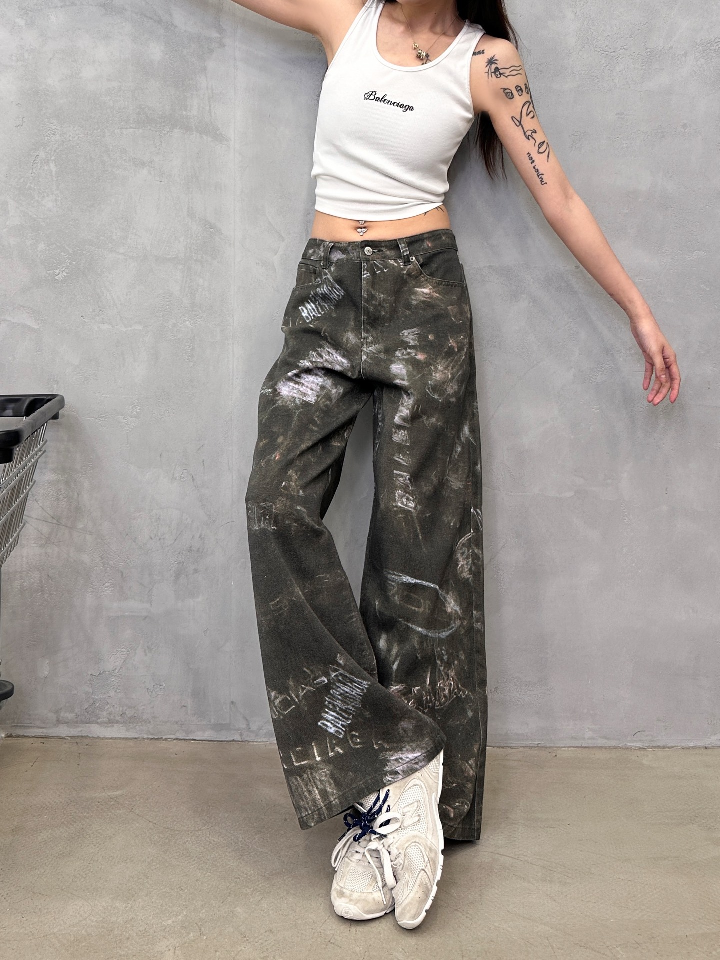 NO:797520,Paris ｜ New style casual pants, gray fabric digital printing plus garment washing and softening technology, casual fashion, size sml,,19860909巴黎 ｜ 新款休闲裤,坯布数码印花加成衣洗水加软工艺,休闲时尚,尺码sml,,,Women's clothing