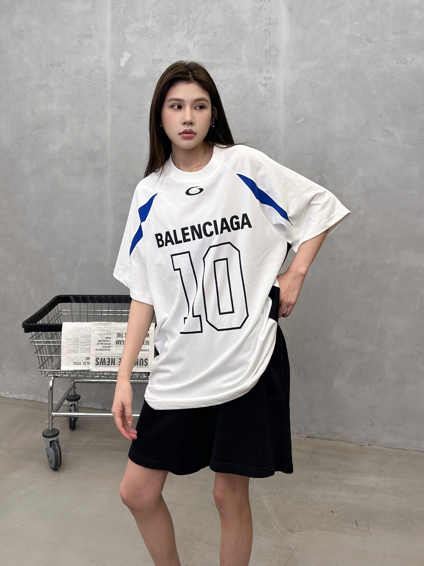 NO:797525,Paris ｜ New short-sleeved t-shirt, classic splicing and contrasting printing technology, ready-made garments washed with solid color, casual and fashionable, size sml,, T-shirt,19860909巴黎 ｜ 新款短袖t,经典拼接撞色印花工艺,成衣洗水固色,休闲时尚,尺码sml,,T-shirt,,Women's clothing