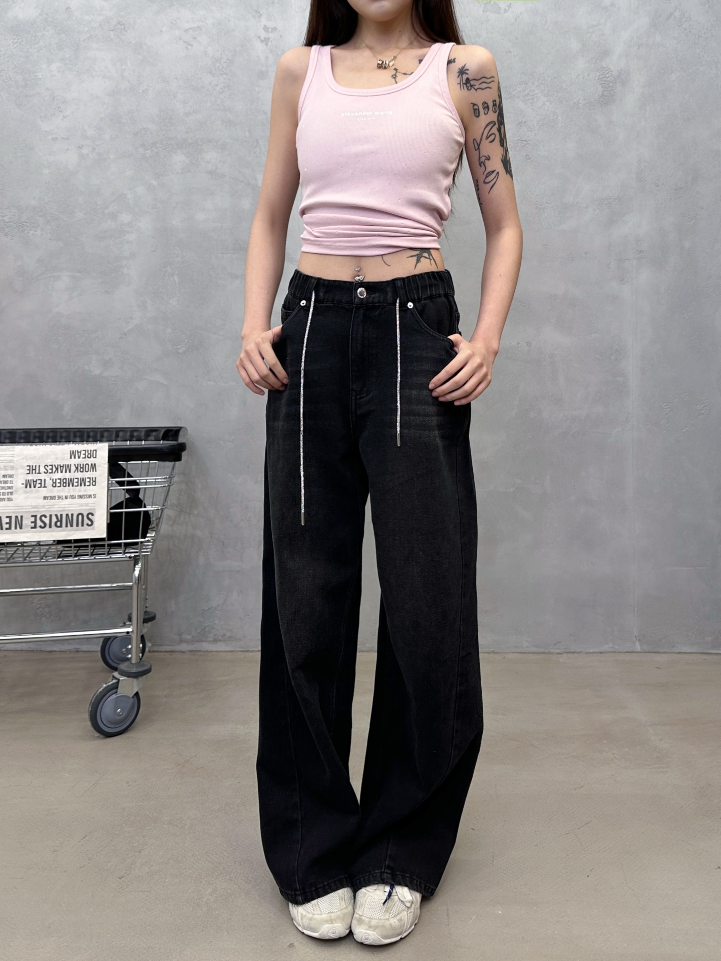NO:798283,King | New jeans, garment washing process and full diamond drawstring, special lyocell denim fabric, casual fashion, size sml,,alexander wang,jeans,19860909大王 ｜ 新款牛仔裤,成衣洗水工艺加全钻抽绳,特殊莱赛尔牛仔面料,休闲时尚,尺码sml,,alexander wang,jeans,,Women's clothing