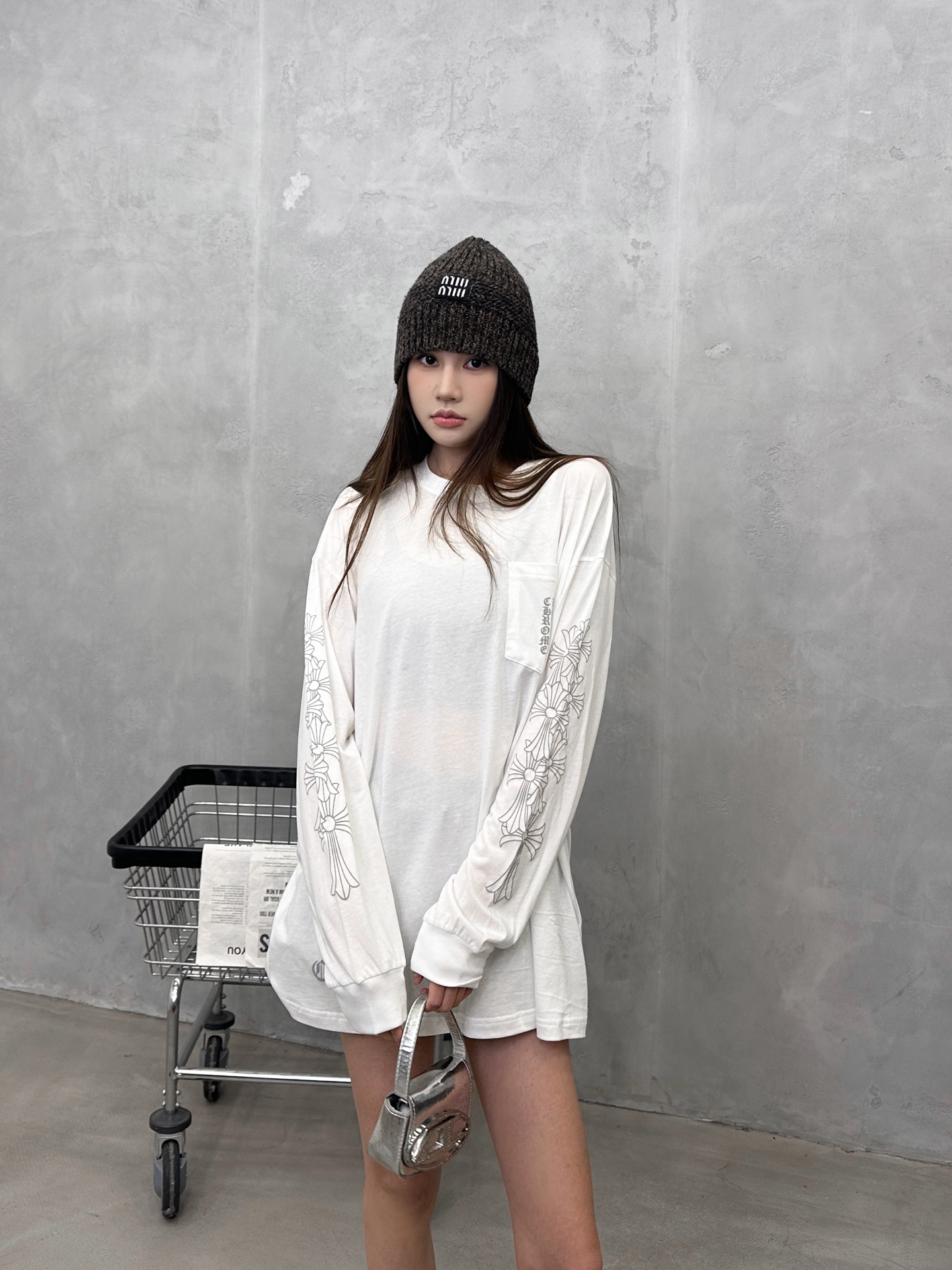 NO:798301,Chrome Hearts | New long-sleeved sunscreen base layer, Tencel wool fabric imported from Japan, ultra-thin foam printing technology, casual and fashionable, same style for men and women, size sml,,chrome hearts,19860909克罗心 ｜ 新款长袖防晒打底,日本进口天丝羊毛面料,超薄发泡印花工艺,休闲时尚,男女同款,尺码sml,,chrome hearts,,Women's clothing