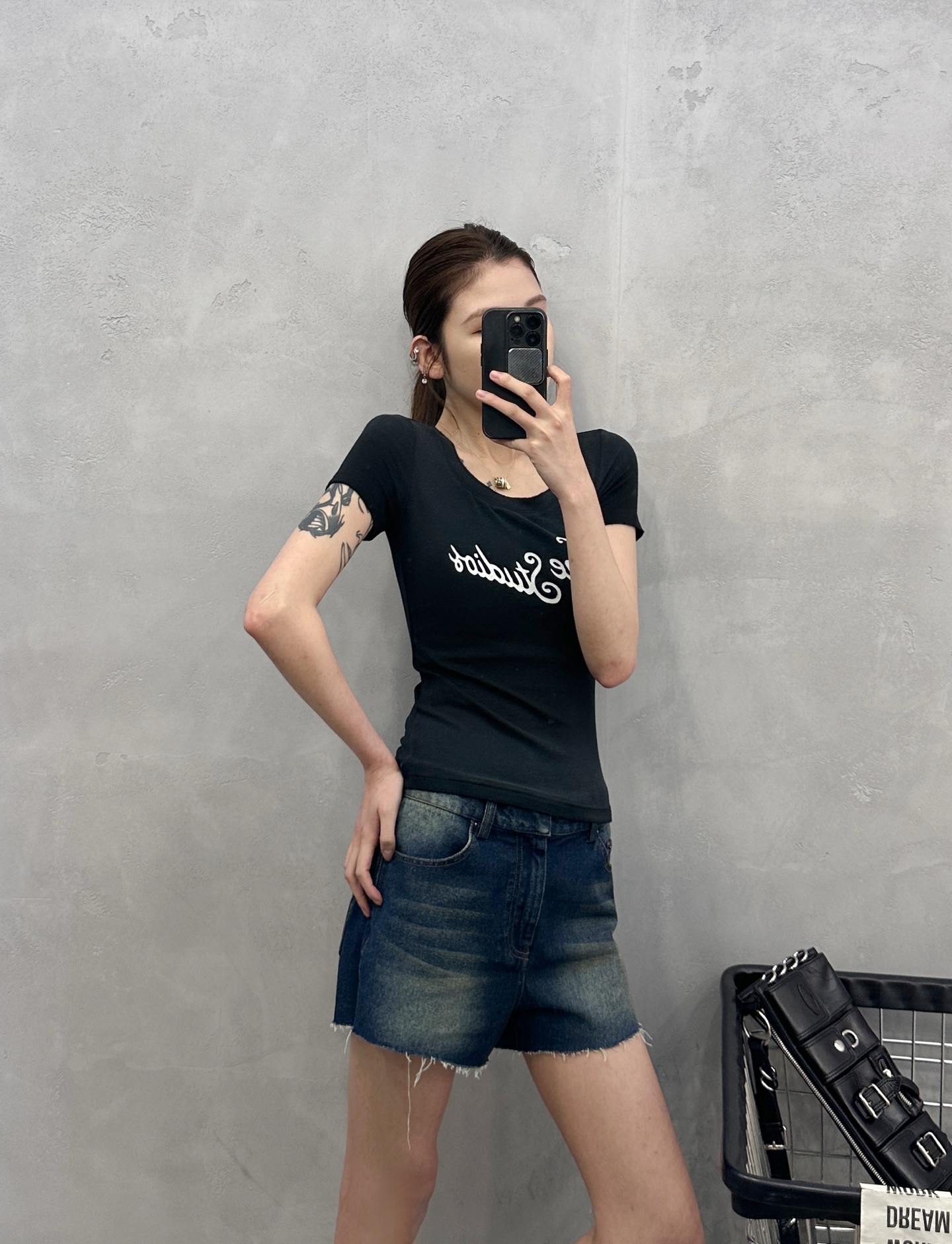 NO:798897,Acne | New short-sleeved t-shirt, ready-to-wear washed, color-sprayed and printed, imported Tencel wool fabric, casual fashion, size sml,,acne studios,T-shirt,19860909Acne ｜ 新款短袖t,成衣洗水喷色吊磨加印花工艺,进口天丝羊毛面料,休闲时尚,尺码sml,,acne studios,T-shirt,,Women's clothing
