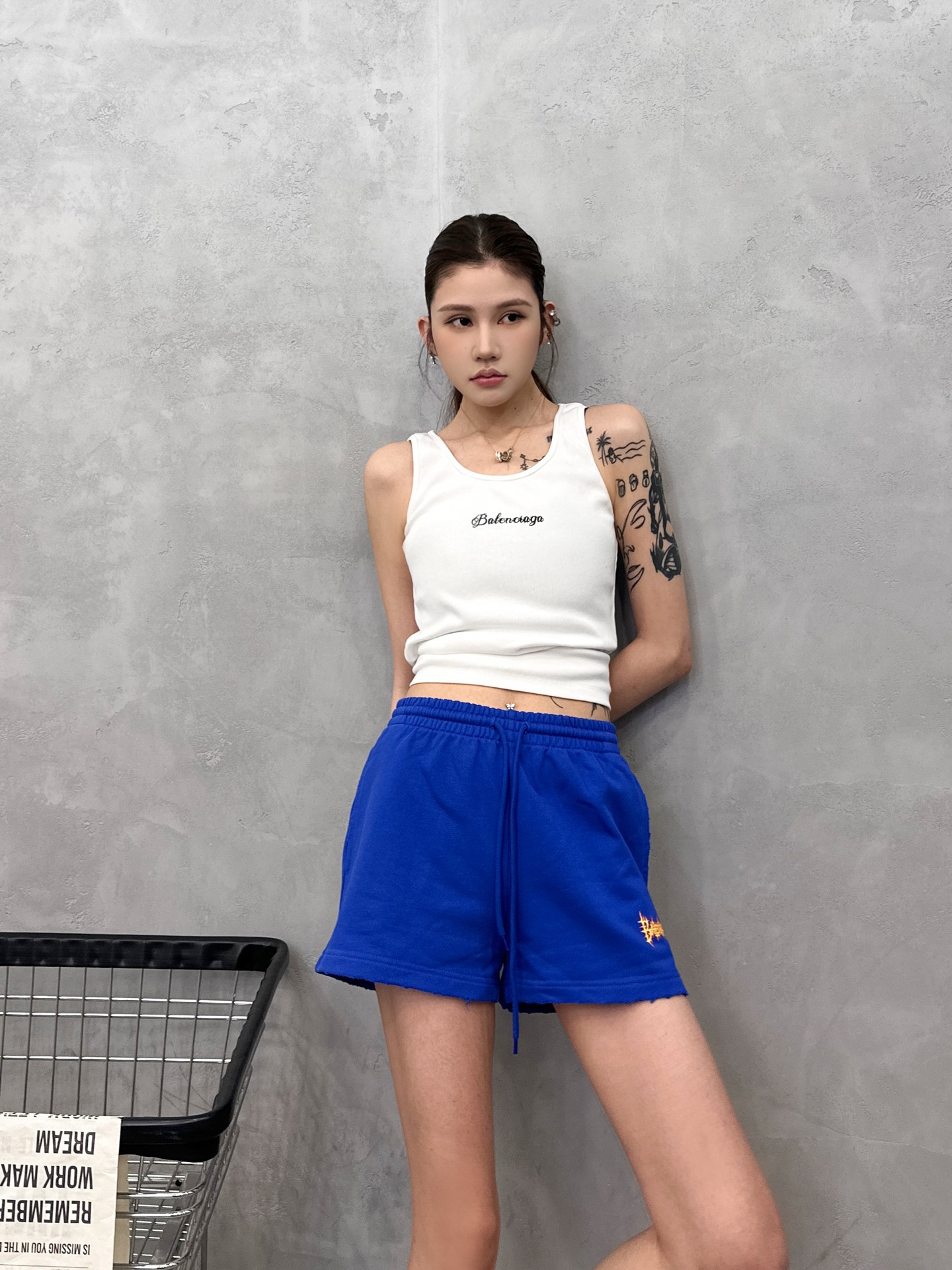 NO:800371,Paris ｜ New casual shorts, ready-to-wear washed, honed and cracked with pulp printing technology, casual fashion, size sml,, shorts,19860909巴黎 ｜ 新款休闲短裤,成衣洗水吊磨加裂浆印花工艺,休闲时尚,尺码sml,,shorts,,Women's clothing
