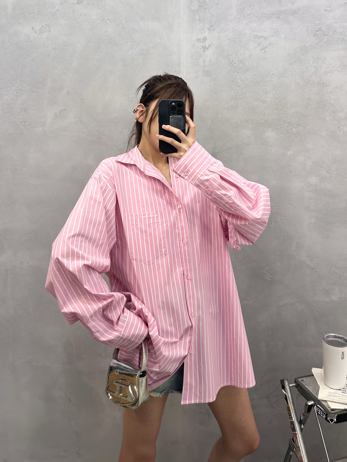 NO:800373,Paris | New casual shirt, brand classic embroidery logo, cotton yarn-dyed striped fabric, special shaped neckline style, size sml,,19860909巴黎 ｜ 新款休闲衬衣,品牌经典刺绣标,全棉色织条纹面料,特殊异形领口款式,尺码sml,,,Women's clothing
