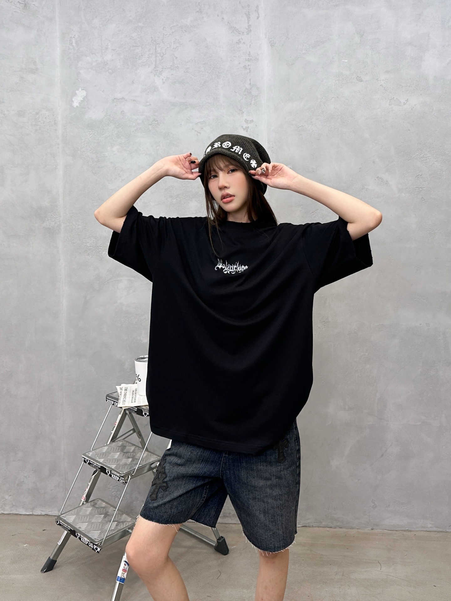 NO:806265,Paris | New short-sleeved t-shirt, ready-to-wear, washed and polished with front and back printing, casual and fashionable, same style for men and women, size sml,, T-shirt,19860909巴黎 ｜ 新款短袖t,成衣洗水吊磨加前后印花工艺,休闲时尚,男女同款,尺码sml,,T-shirt,,Women's clothing