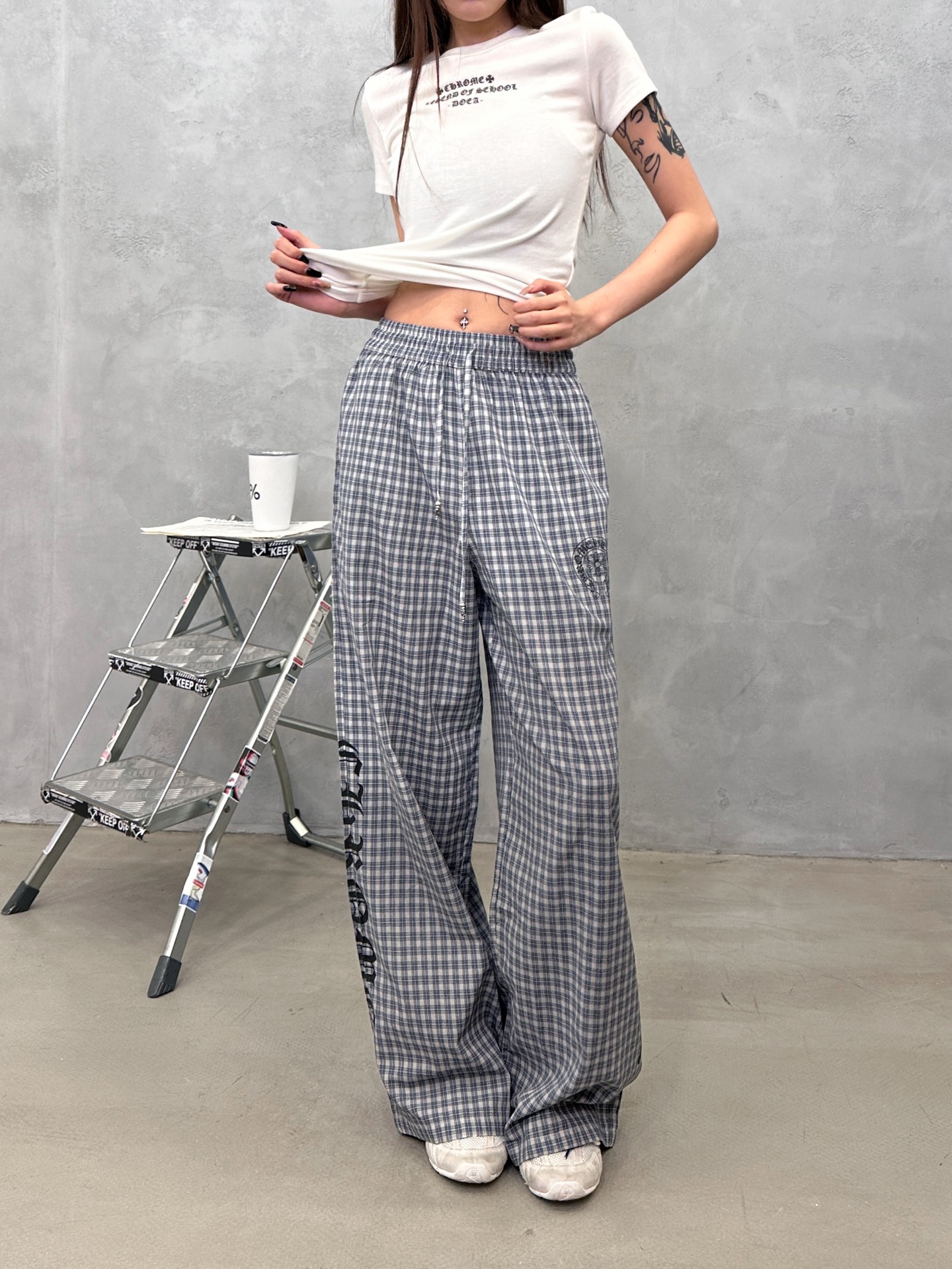 NO:822054,Chrome Hearts | New style casual pants, ready-to-wear washed and color-sprayed with four-dimensional printing technology, branded cotton-dyed plaid fabric, fashionable and casual, size sml,,chrome hearts,19860909克罗心 ｜ 新款休闲裤,成衣洗水喷色加四处印花工艺,品牌全棉色织格纹面料,时尚休闲,尺码sml,,chrome hearts,,Women's clothing