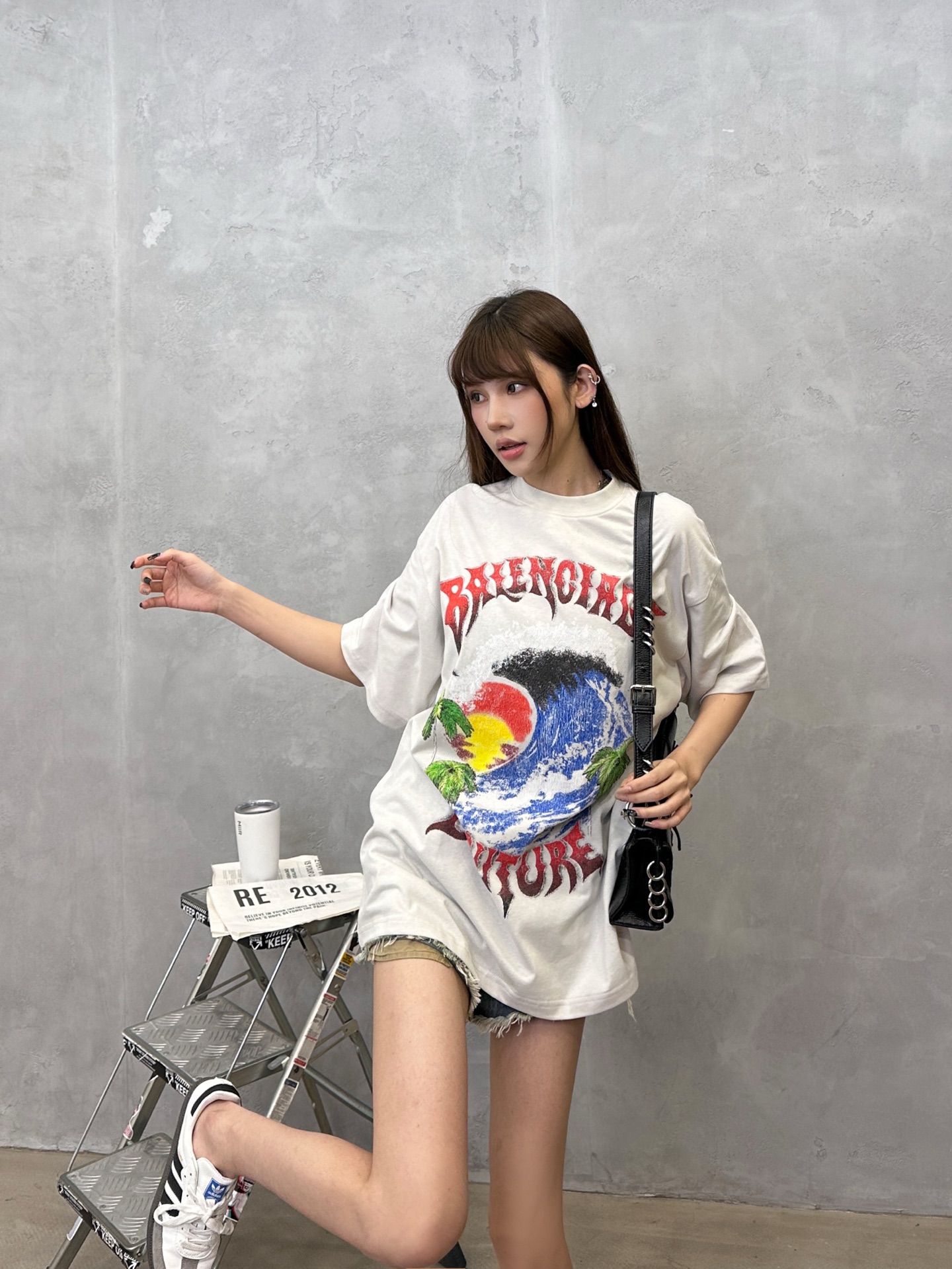 NO:830686,Paris | New short-sleeved t-shirt, ready-to-wear washed and colored powder printing process, casual fashion, same style for men and women, size sml,, T-shirt,19860909巴黎 ｜ 新款短袖t,成衣洗水加彩色粉浆印花工艺,休闲时尚,男女同款,尺码sml,,T-shirt,,Women's clothing