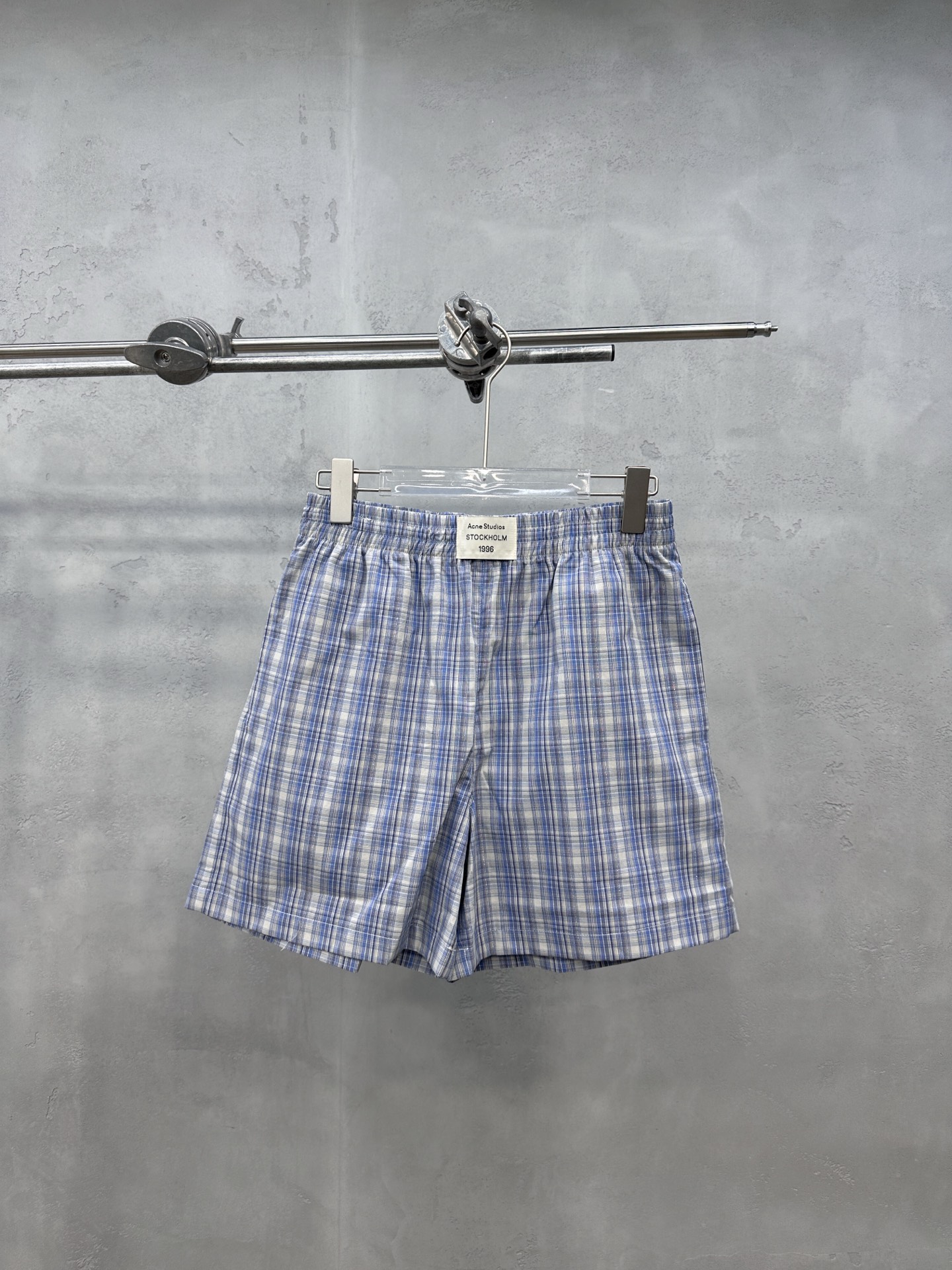 NO:837230,Acne | New casual shorts, ready-to-wear washing and softening technology, the latest silver yarn-dyed plaid fabric, fashionable and casual, size sml,,acne studios,shorts,19860909Acne ｜ 新款休闲短裤,成衣洗水加软工艺,最新银丝色织格纹面料,时尚休闲,尺码sml,,acne studios,shorts,,Women's clothing