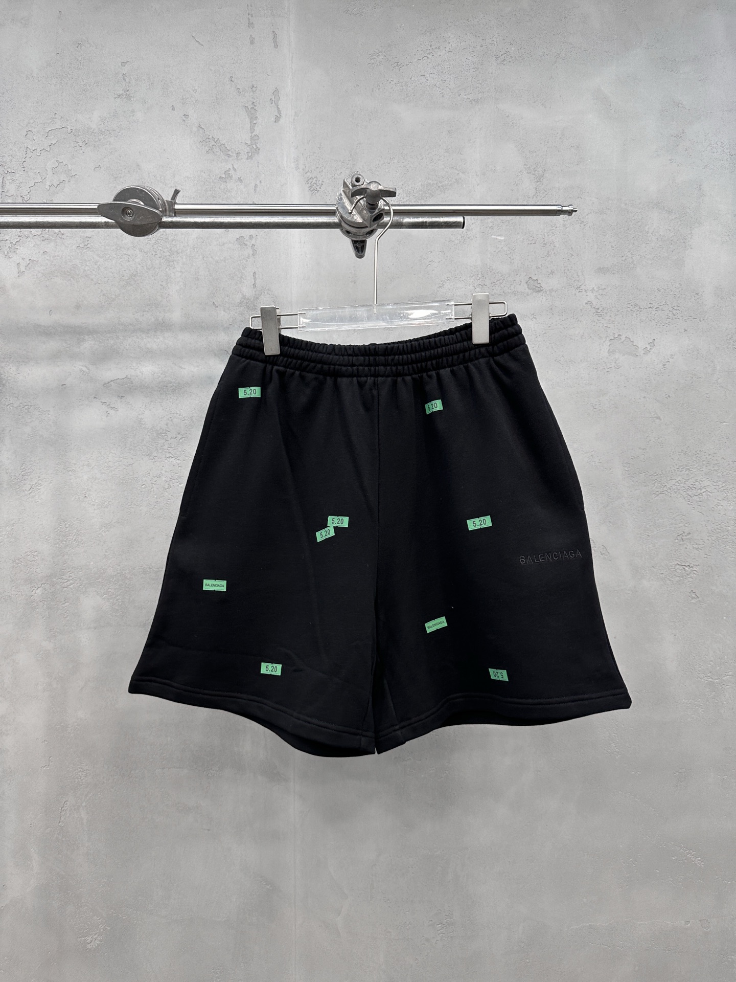 NO:838502,Paris | New style shorts, garment washed and full-body tape printing process, casual fashion, size sml,,shorts,19860909巴黎 ｜ 新款短裤,成衣洗水加全身胶布印花工艺,休闲时尚,尺码sml,,shorts,,Women's clothing