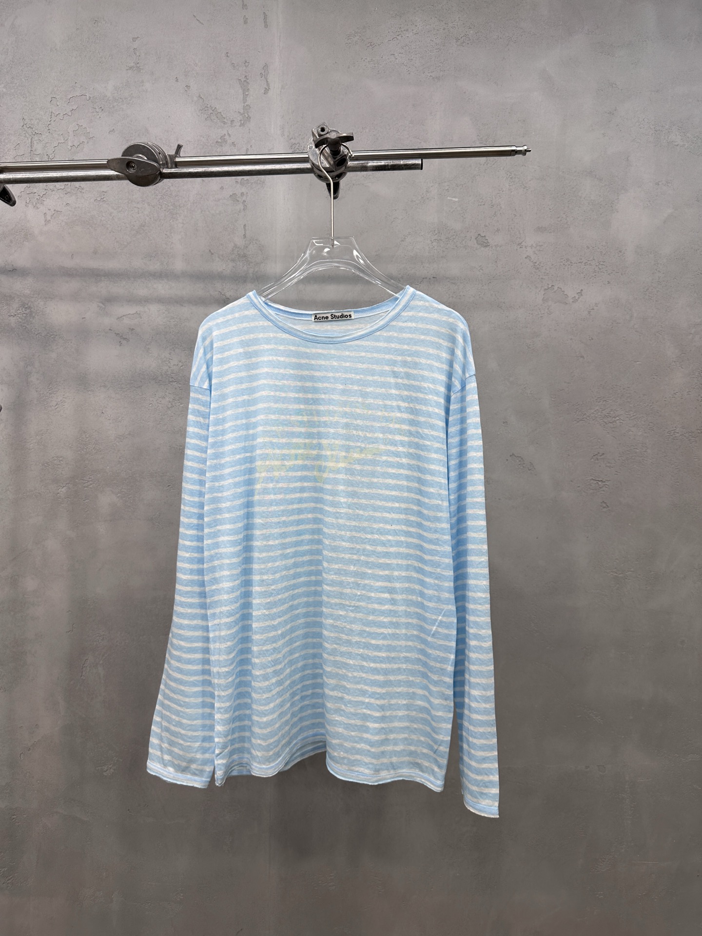 NO:841801,Acne | New long-sleeved t-shirt, printed before and after washing and raw edge processing, lyocell-dyed striped fabric, super skin-friendly, can be used as a sun protection blouse, size sml,,acne studios,19860909Acne ｜ 新款长袖t,成衣洗水前后印花加毛边工艺,莱赛尔色织条纹面料,亲肤感超强,可做防晒罩衫,尺码sml,,acne studios,,Women's clothing