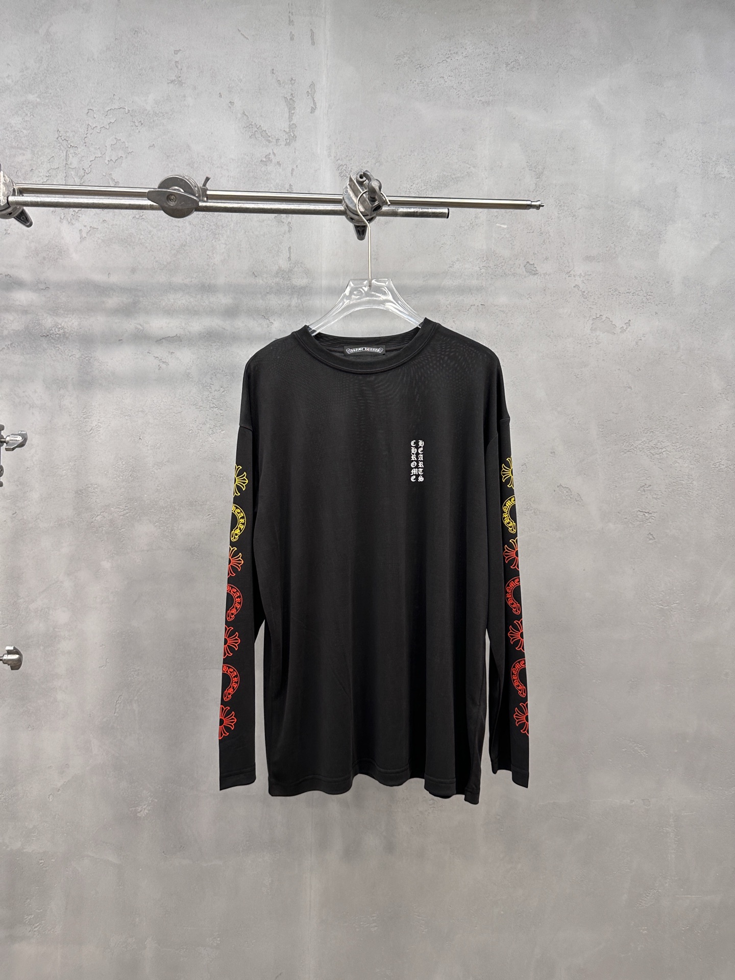 NO:841842,Chrome Hearts ｜ New long-sleeved base layer, ready-to-wear washed with multiple gradient color printing techniques, special viscose fabric with strong skin-friendly feel, same style for men and women, sizes sml,, chrome hearts,19860909克罗心 ｜ 新款长袖打底,成衣洗水加多处渐变色印花工艺,特殊粘纤面料亲肤感超强,男女同款,尺码sml,,chrome hearts,,Women's clothing