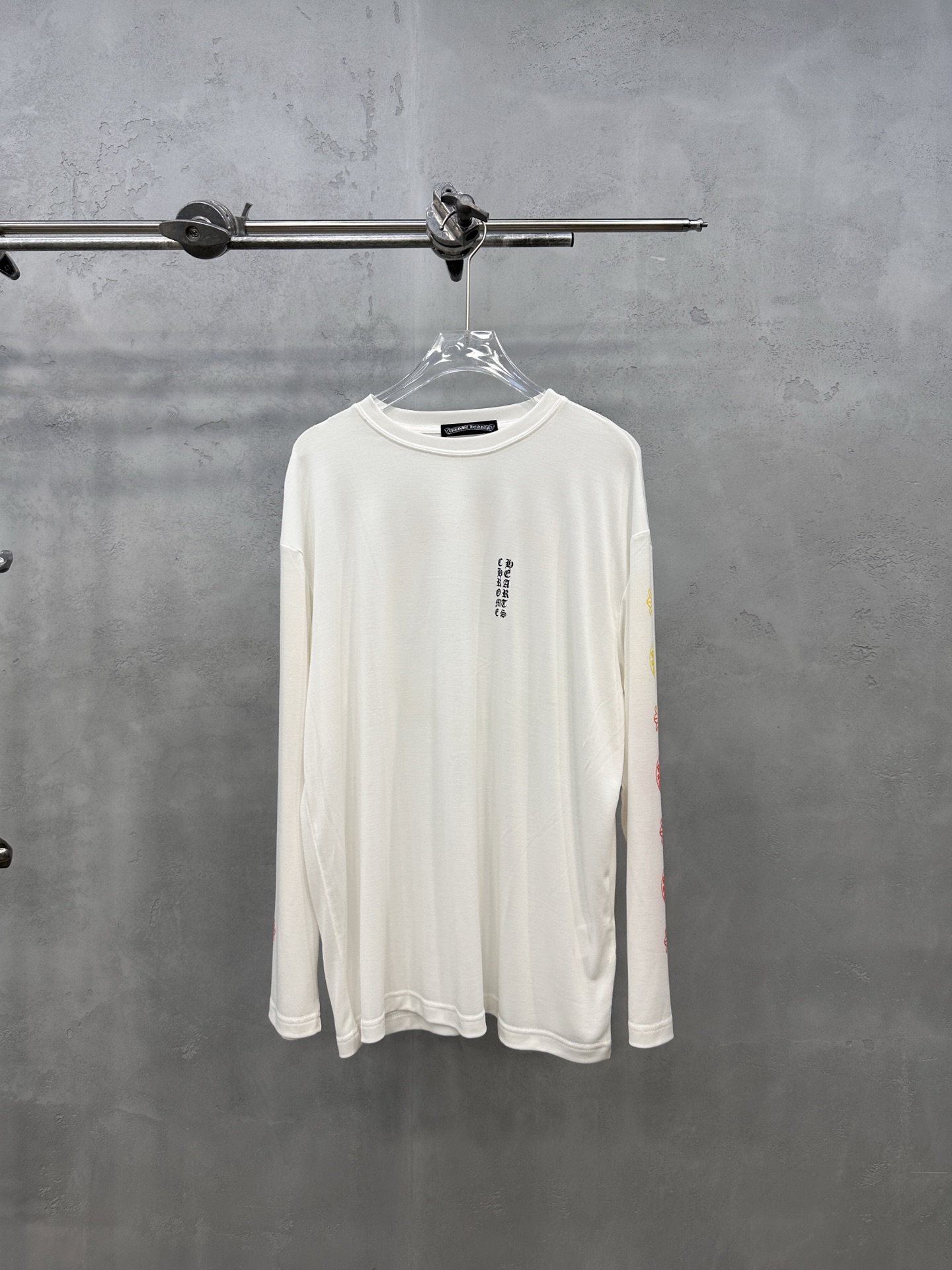 NO:841846,Chrome Hearts ｜ New long-sleeved base layer, ready-to-wear washed with multiple gradient color printing techniques, special viscose fabric with strong skin-friendly feel, same style for men and women, sizes sml,, chrome hearts,19860909克罗心 ｜ 新款长袖打底,成衣洗水加多处渐变色印花工艺,特殊粘纤面料亲肤感超强,男女同款,尺码sml,,chrome hearts,,Women's clothing