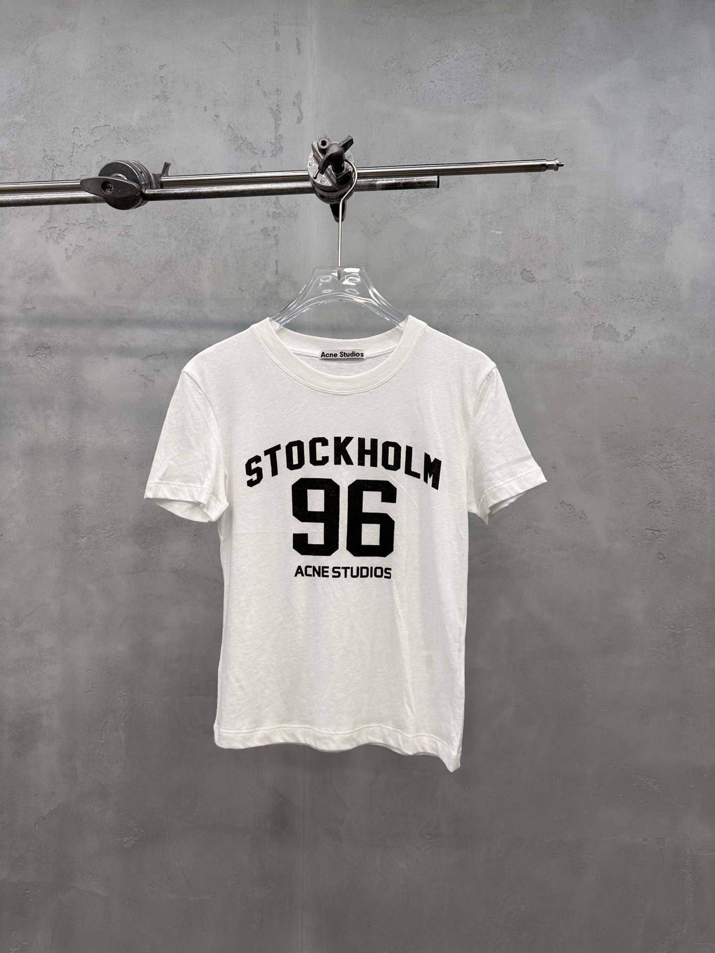 NO:860526,Acne | New short-sleeved t-shirt, brand classic print, combed cotton fabric, casual fashion, size sml,,acne studios,T-shirt,19860909Acne ｜ 新款短袖t,品牌经典印花,精梳全棉面料,休闲时尚,尺码sml,,acne studios,T-shirt,,Women's clothing