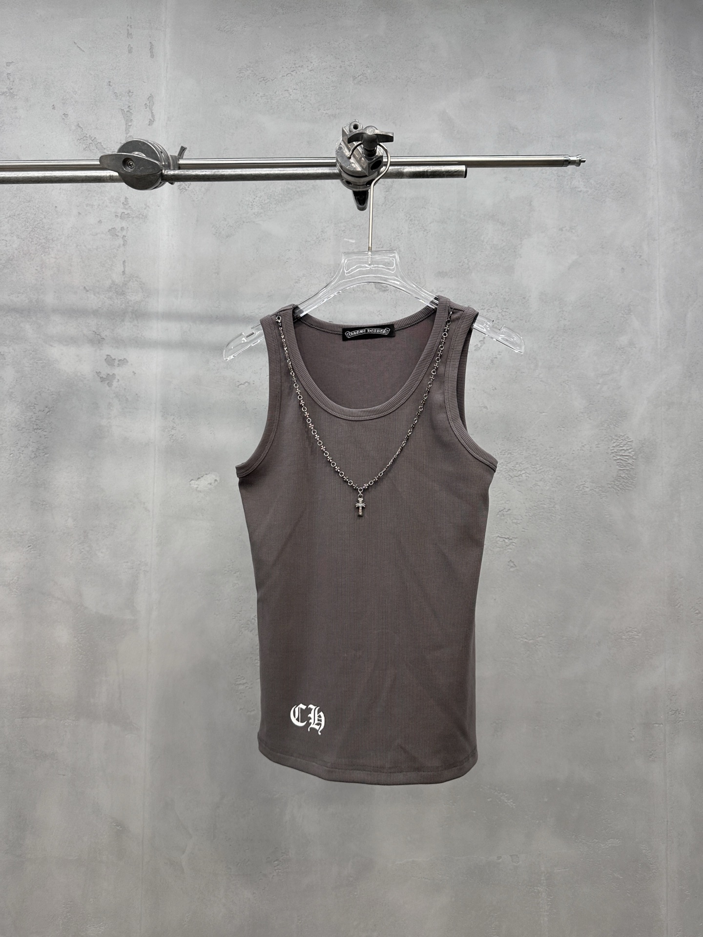 NO:870162,Chrome Hearts | New fashion vest, classic brand printed logo on the front and back, handmade necklace accessories, imported lyocell cotton fabric, casual fashion, size sml,,chrome hearts,necklace,19860909克罗心 ｜ 新款时尚背心,前后品牌经典印花标,手工项链配饰,进口莱赛尔棉面料,休闲时尚,尺码sml,,chrome hearts,necklace,,Women's clothing