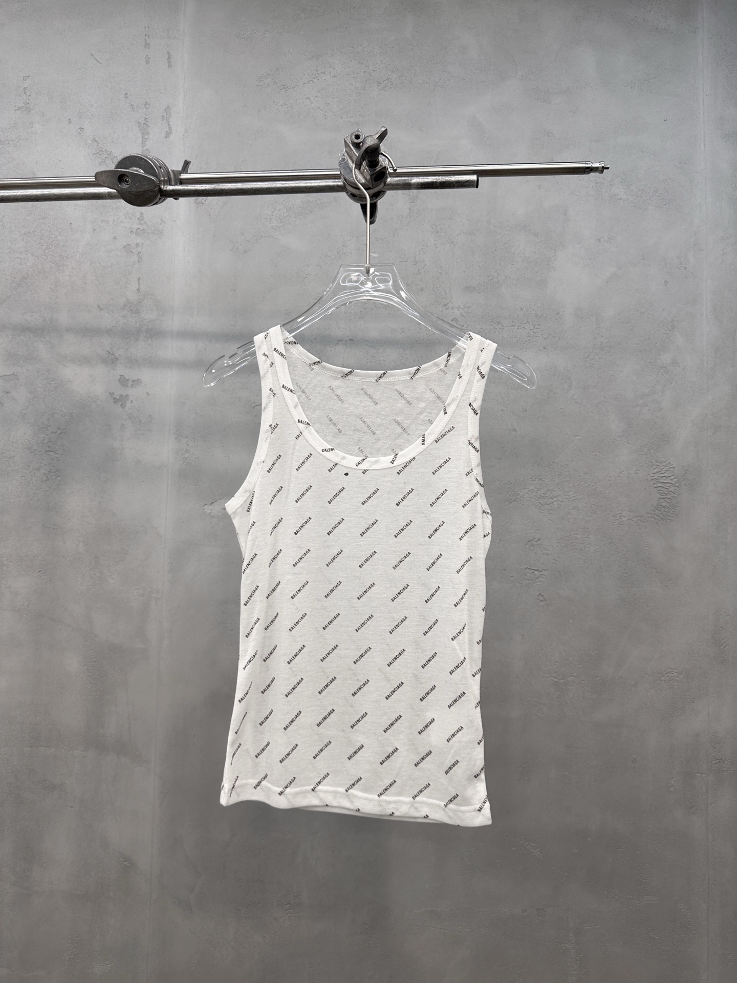 NO:870260,Paris | New casual vest, imported Tencel blended fabric, gray fabric printing technology, fashionable and casual, size sml,,19860909巴黎 ｜ 新款休闲背心,进口天丝混纺面料,坯布印花工艺,时尚休闲,尺码sml,,,Women's clothing