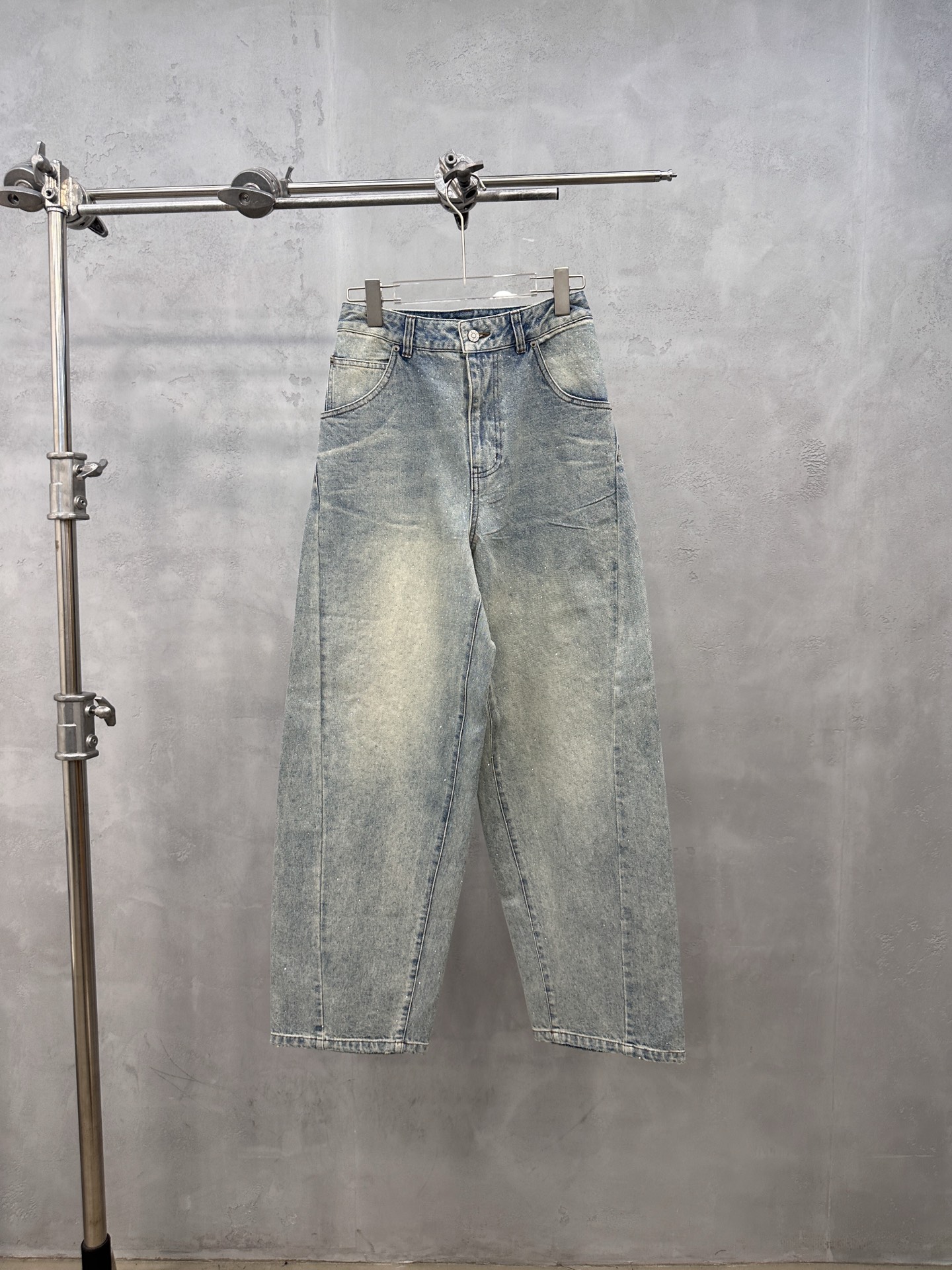 NO:885388,Acne ｜ New jeans, ready-to-wear washed and full-body rhinestone processing, fashionable and casual, size sml,,acne studios,jeans,19860909Acne ｜ 新款牛仔裤,成衣洗水加全身烫钻工艺,时尚休闲,尺码sml,,acne studios,jeans,,Women's clothing