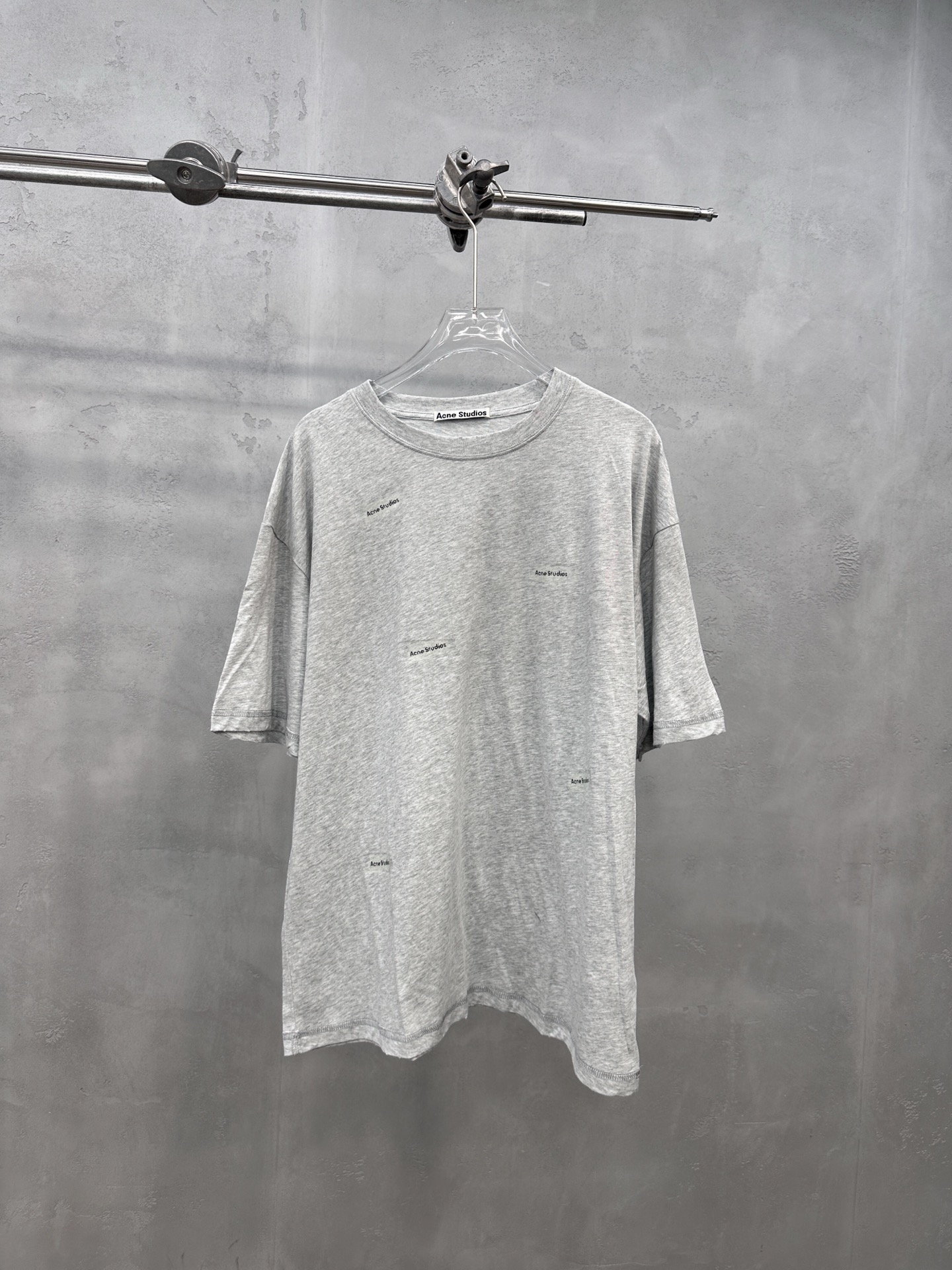 NO:885449,Acne | New short-sleeved t-shirt, ready-to-wear washed, honed and spray-painted plus direct-to-garment printing plus tape printing process, linen cotton fabric imported from Japan, same style for men and women, size sml,,acne studios, T-shirt,19860909Acne ｜ 新款短袖t,成衣洗水吊磨喷色加成衣直喷印花加胶带印花工艺,日本进口亚麻棉面料,男女同款,尺码sml,,acne studios,T-shirt,,Women's clothing