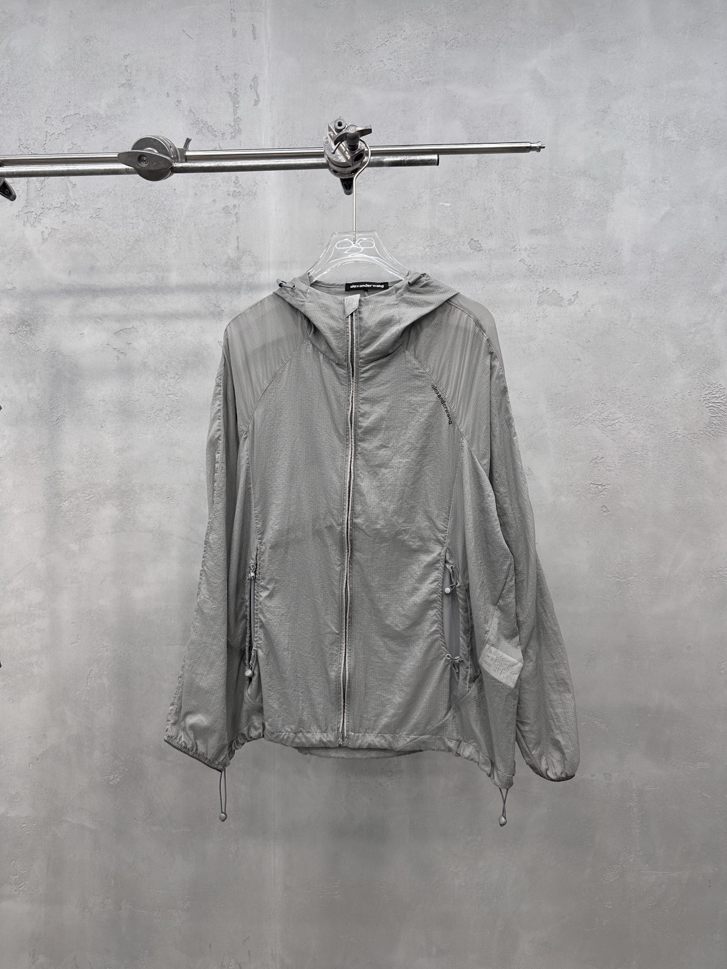 NO:886729,King | New sun protection top, brand classic reflective printed logo, classic double-layer structure sun protection clothing, casual and fashionable, size sml,, alexander wang,19860909大王 ｜ 新款防晒上衣,品牌经典反光印花标,经典双层结构防晒服,休闲时尚,尺码sml,,alexander wang,,Women's clothing