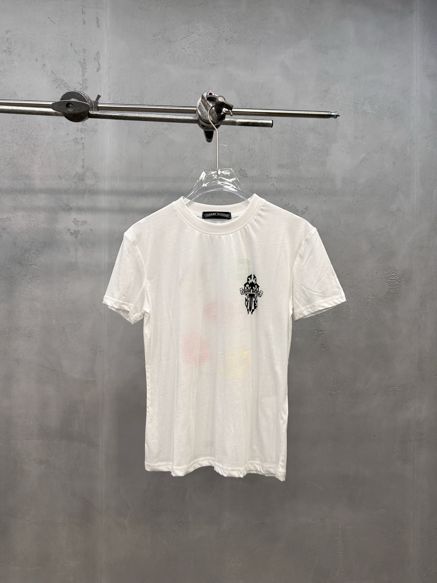 NO:888924,Chrome Hearts | New short-sleeved T-shirt, the brand's latest multi-color printing technology, casual fashion, size sml,, chrome hearts, T-shirt,19860909克罗心 ｜ 新款短袖t,品牌最新多色印花工艺,休闲时尚,尺码sml,,chrome hearts,T-shirt,,Women's clothing