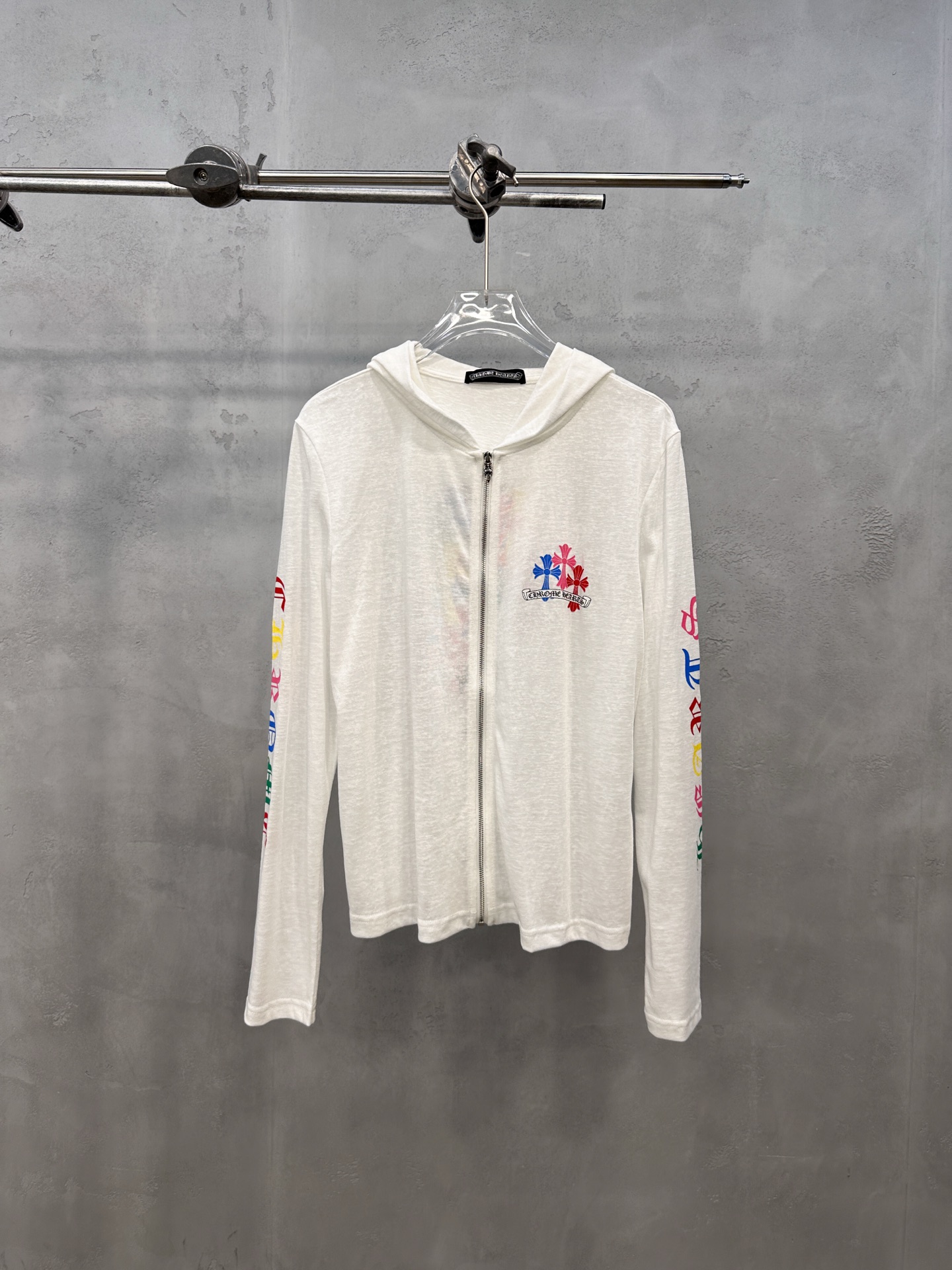 NO:888985,Chrome Hearts | New zipper cardigan, lyocell linen mulberry silk cotton fabric imported from Japan, multi-color printing technology in five places on the whole body, casual and fashionable, size sml,,chrome hearts,19860909克罗心 ｜ 新款拉链开衫,日本进口莱赛尔亚麻桑蚕丝棉面料,全身五处多色印花工艺,休闲时尚,尺码sml,,chrome hearts,,Women's clothing