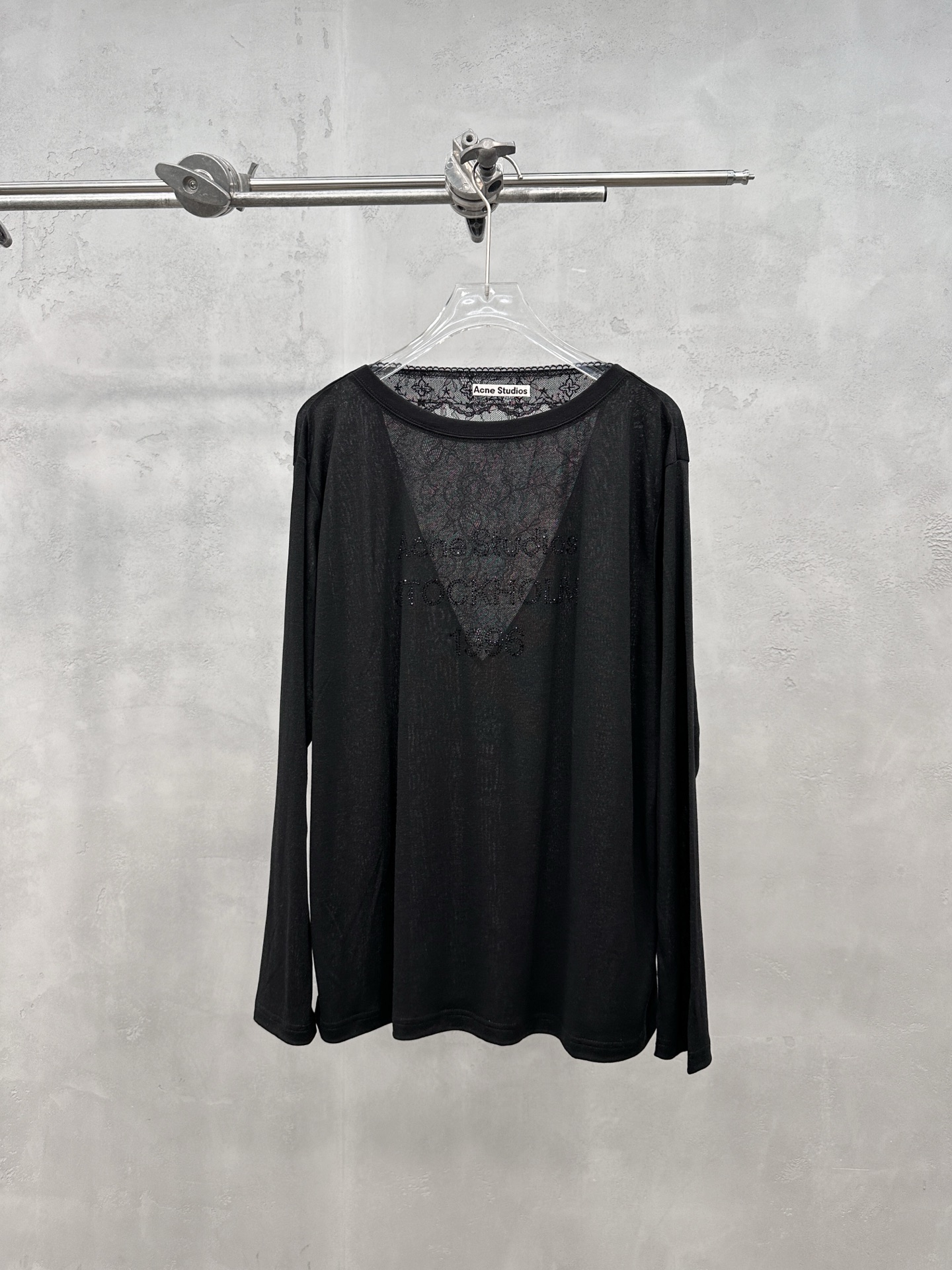 NO:891318,Acne ｜ New long-sleeved bottoming, brand’s classic lettering hot-drilling process, imported Tencel linen fabric spliced ​​lace style, casual and fashionable, size sml,,acne studios,19860909Acne ｜ 新款长袖打底,品牌经典字母烫钻工艺,进口天丝亚麻面料拼接蕾丝款式,休闲时尚,尺码sml,,acne studios,,Women's clothing