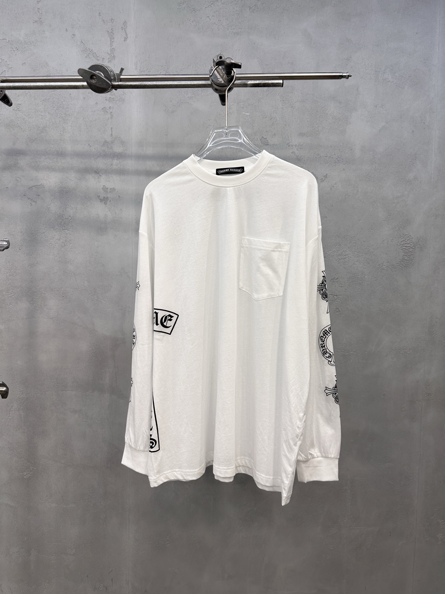 NO:892641,Chrome Hearts ｜ New long-sleeved t-shirt, ready-to-wear washed and printed in five places, long-staple cotton fabric, casual and fashionable, size sml,,chrome hearts,19860909克罗心 ｜ 新款长袖t,成衣洗水加五处印花工艺,长绒棉面料,休闲时尚,尺码sml,,chrome hearts,,Women's clothing