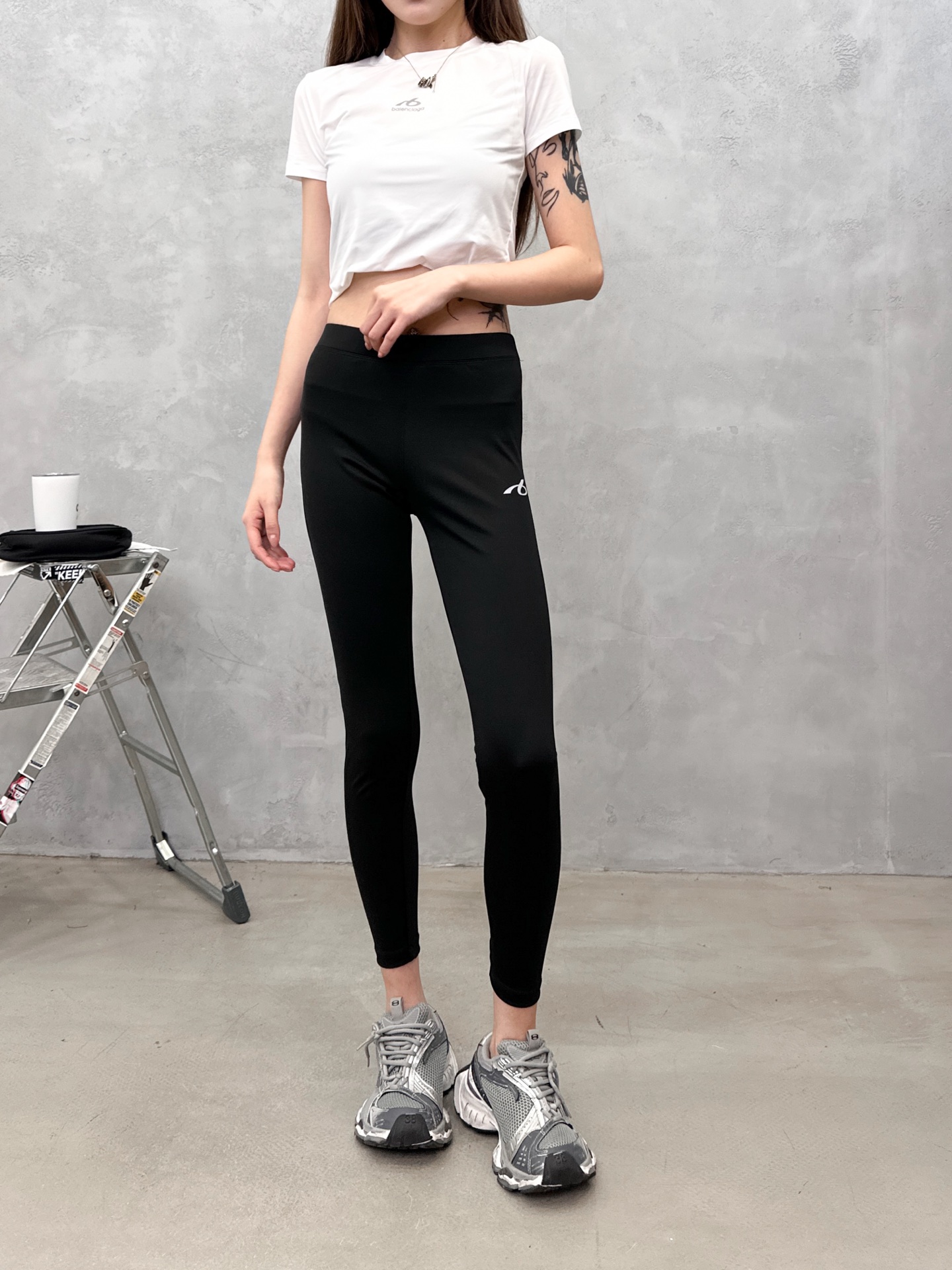 NO:893476,Paris | New yoga pants, brand classic reflective printed logo, fashionable and sporty, size sml,,19860909巴黎 ｜ 新款瑜伽裤,品牌经典反光印花标,时尚运动,尺码sml,,,Women's clothing