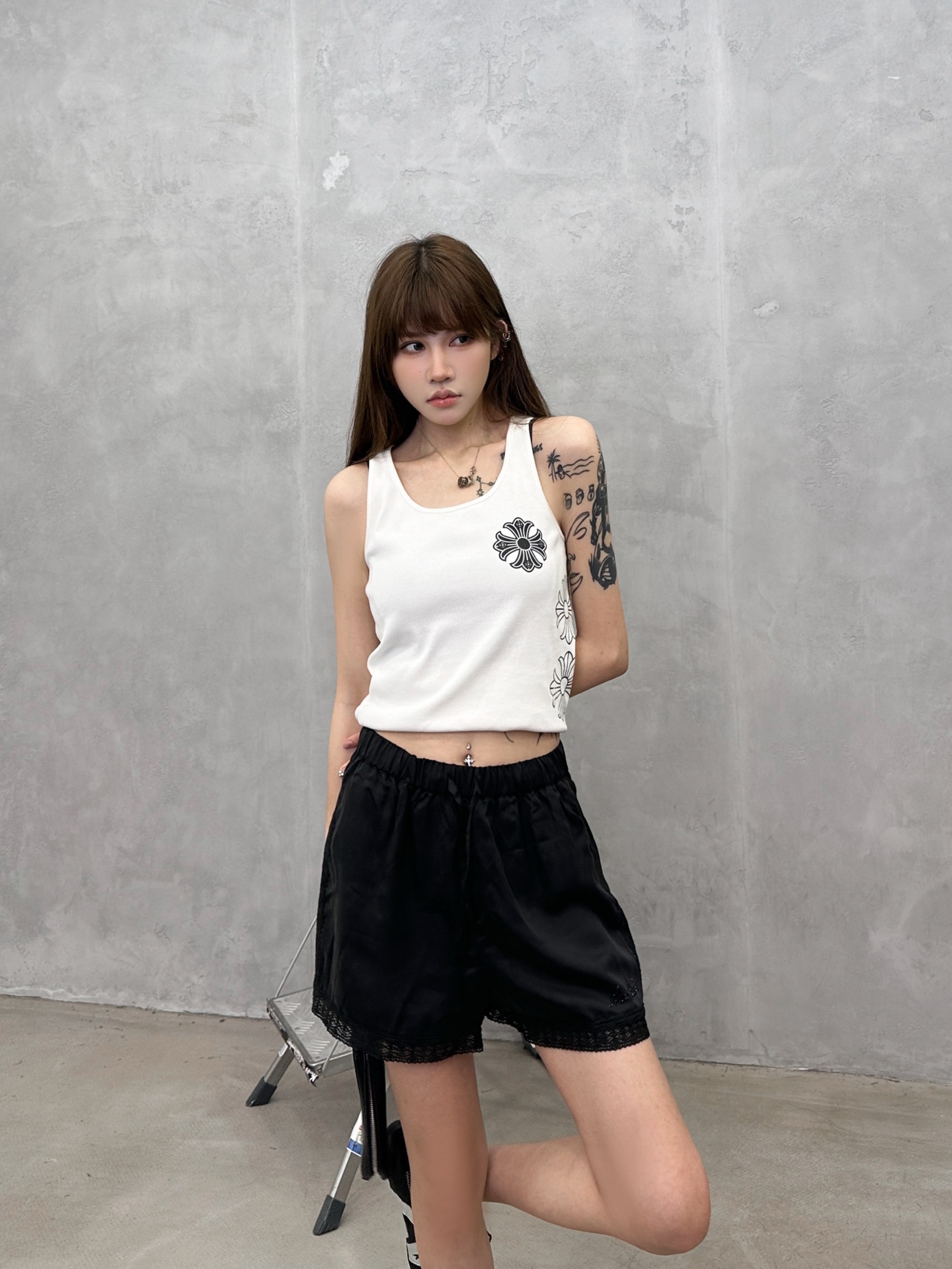 NO:898784,Acne ｜ New casual shorts, brand classic hot diamond logo, Tencel blended fabric splicing lace style design, fashionable and casual, size sml,,acne studios,shorts,19860909Acne ｜ 新款休闲短裤,品牌经典烫钻标,天丝混纺面料拼接蕾丝款式设计,时尚休闲,尺码sml,,acne studios,shorts,,Women's clothing