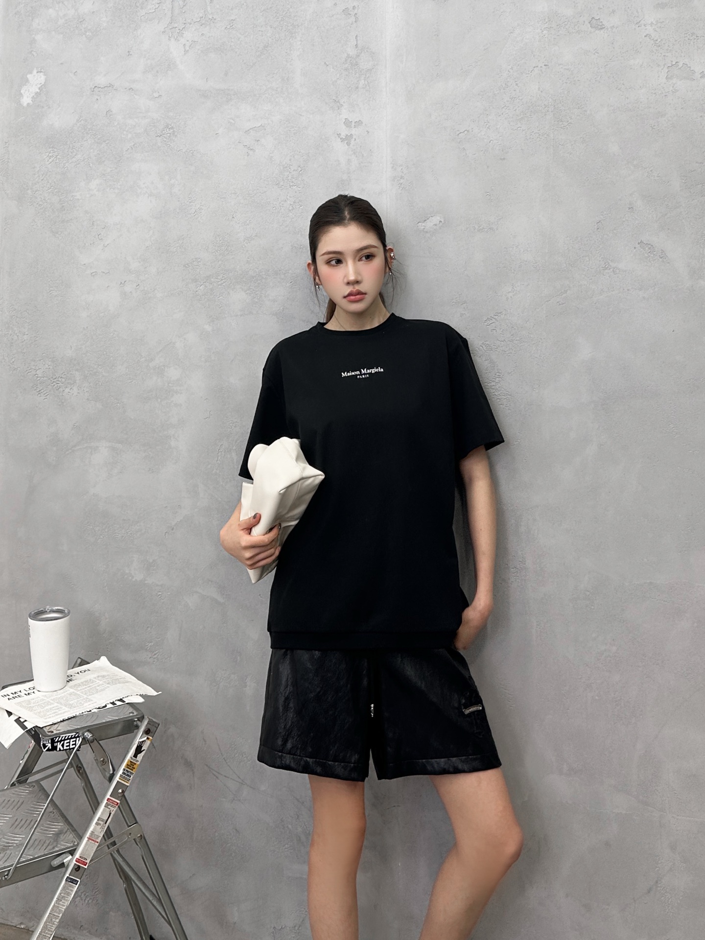 NO:900161,mm6 ｜ New short-sleeved t-shirt, brand classic printing label plus garment washing process, special threaded edge style design, casual and fashionable, size sml, masion margiela, T-shirt,19860909mm6 ｜ 新款短袖t,品牌经典印花标加成衣洗水工艺,特别螺纹边款式设计,休闲时尚,尺码sml,,masion margiela,T-shirt,,Women's clothing