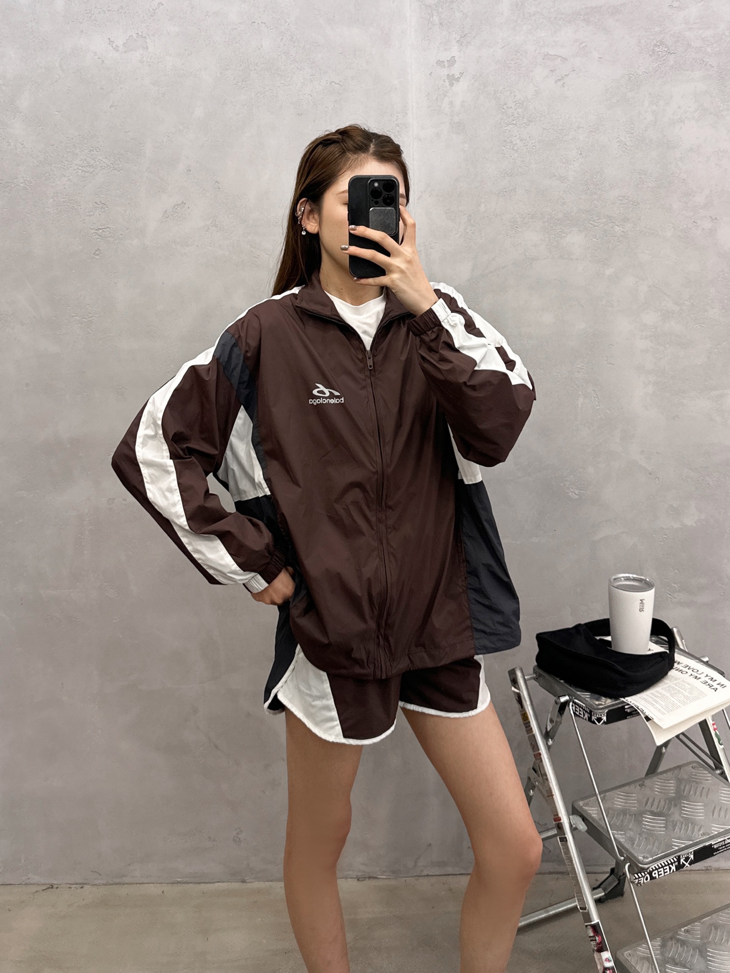 NO:906928,Paris | New style trench coat, brand classic reflective printed logo, contrasting color splicing design, double-layer structure, casual and fashionable, size sml,, jackets & coats,19860909巴黎 ｜ 新款风衣外套,品牌经典反光印花标,撞色拼接款式设计,双层结构,休闲时尚,尺码sml,,jackets & coats,,Women's clothing