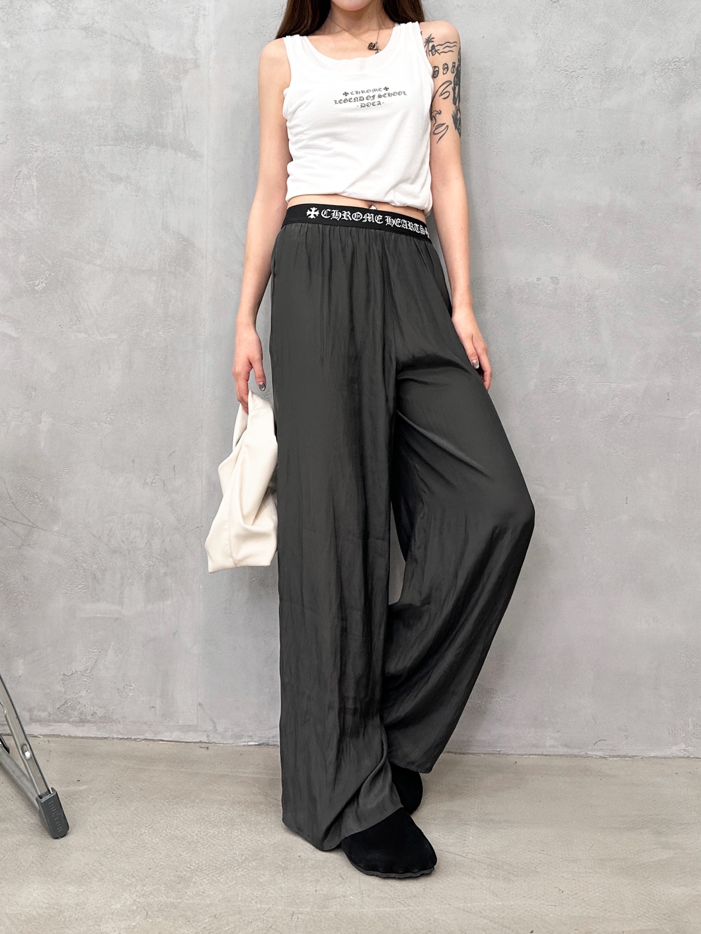 NO:907902,Chrome Hearts | New casual pants, brand classic letter jacquard elastic waist, fashionable slightly pleated fabric technology, casual fashion, size sml,,chrome hearts,19860909克罗心 ｜ 新款休闲裤,品牌经典字母提花橡筋腰,时尚微压褶面料工艺,休闲时尚,尺码sml,,chrome hearts,,Women's clothing