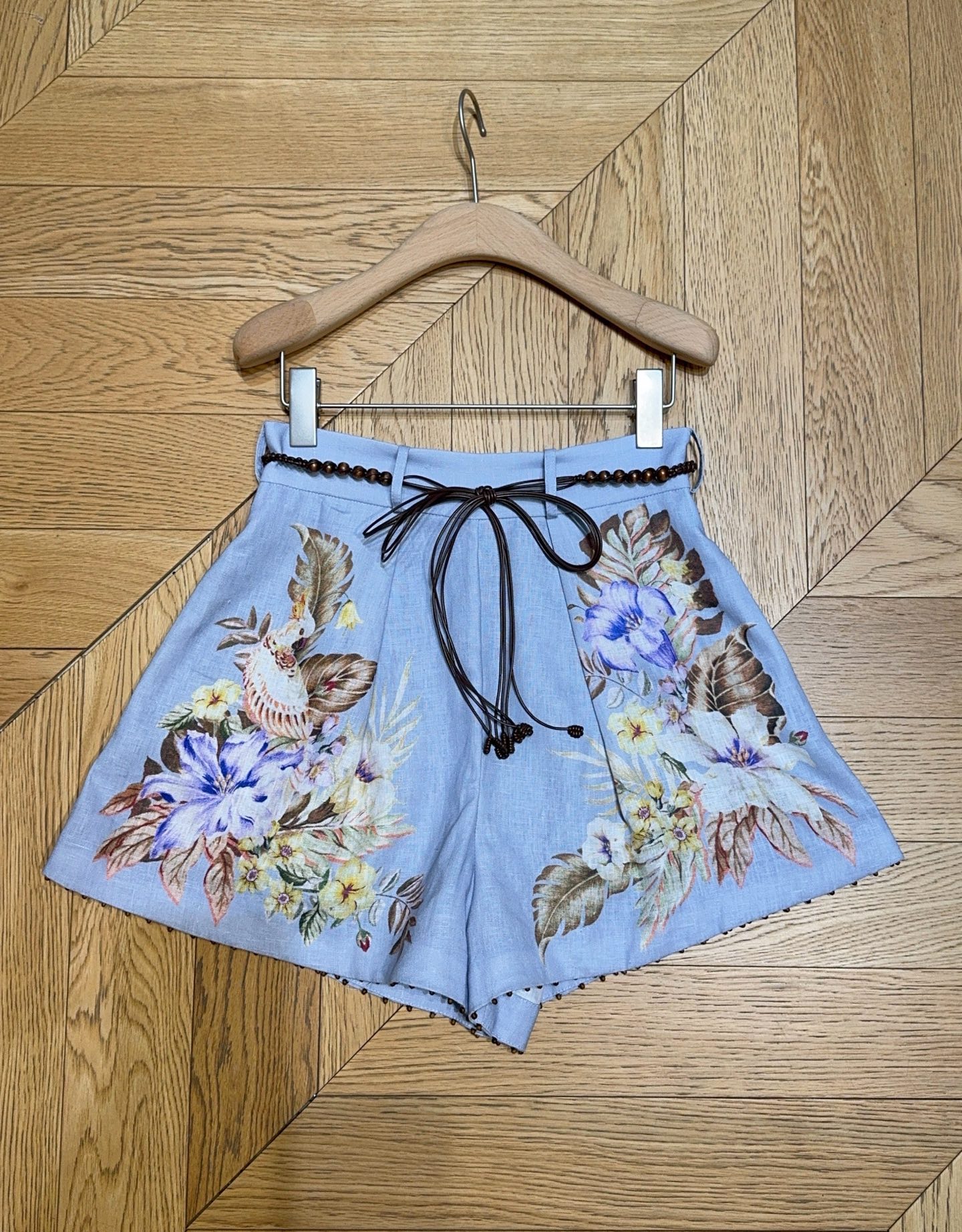 Blue Linen Shorts with Bead Belt and Hidden Zipper Design – ZIMMERA*N*N Collection - 图片 8