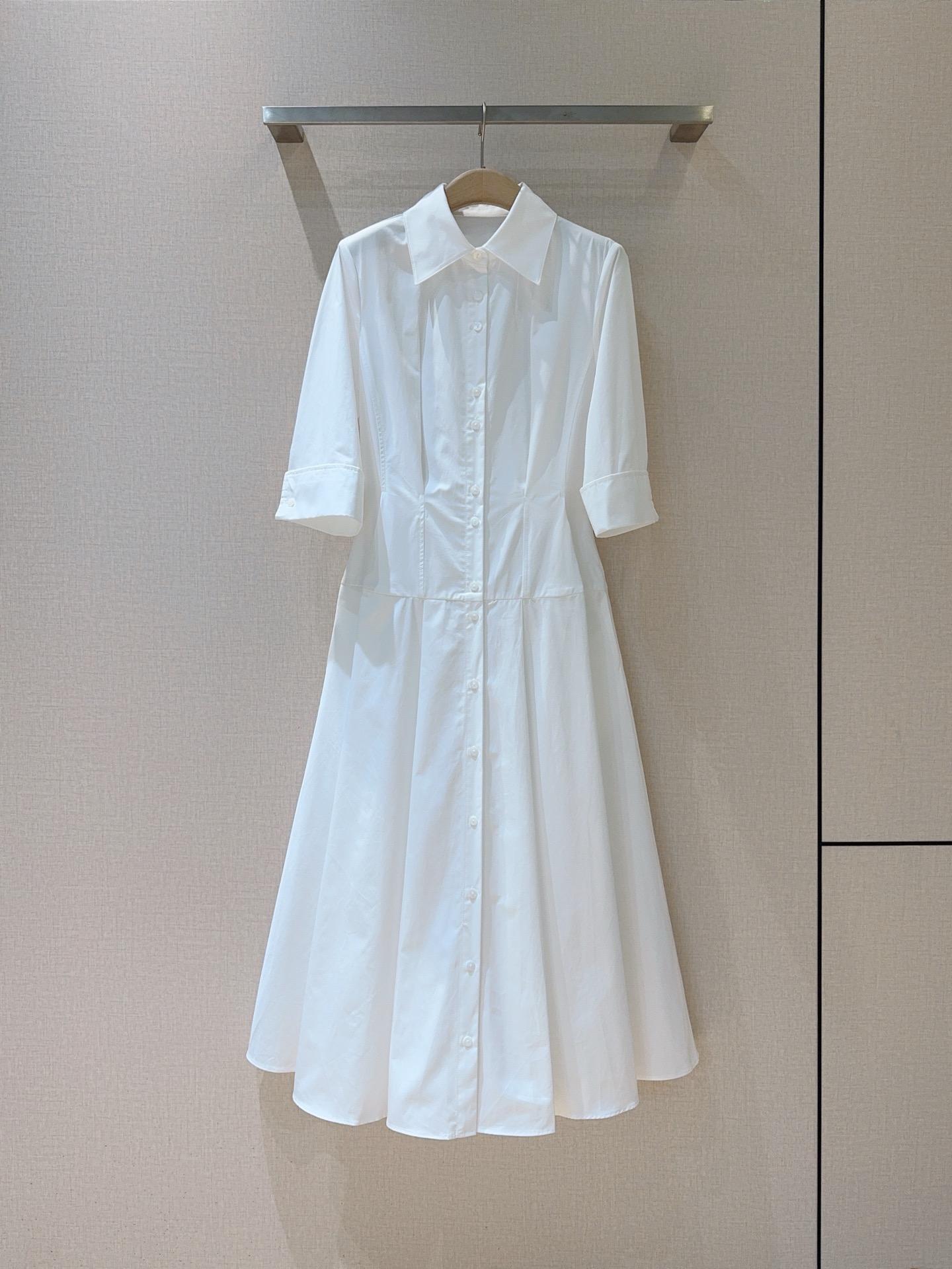 Palmer Harding Robe Chemise Midi Blanche à Coupe Évasée et Manches 3/4