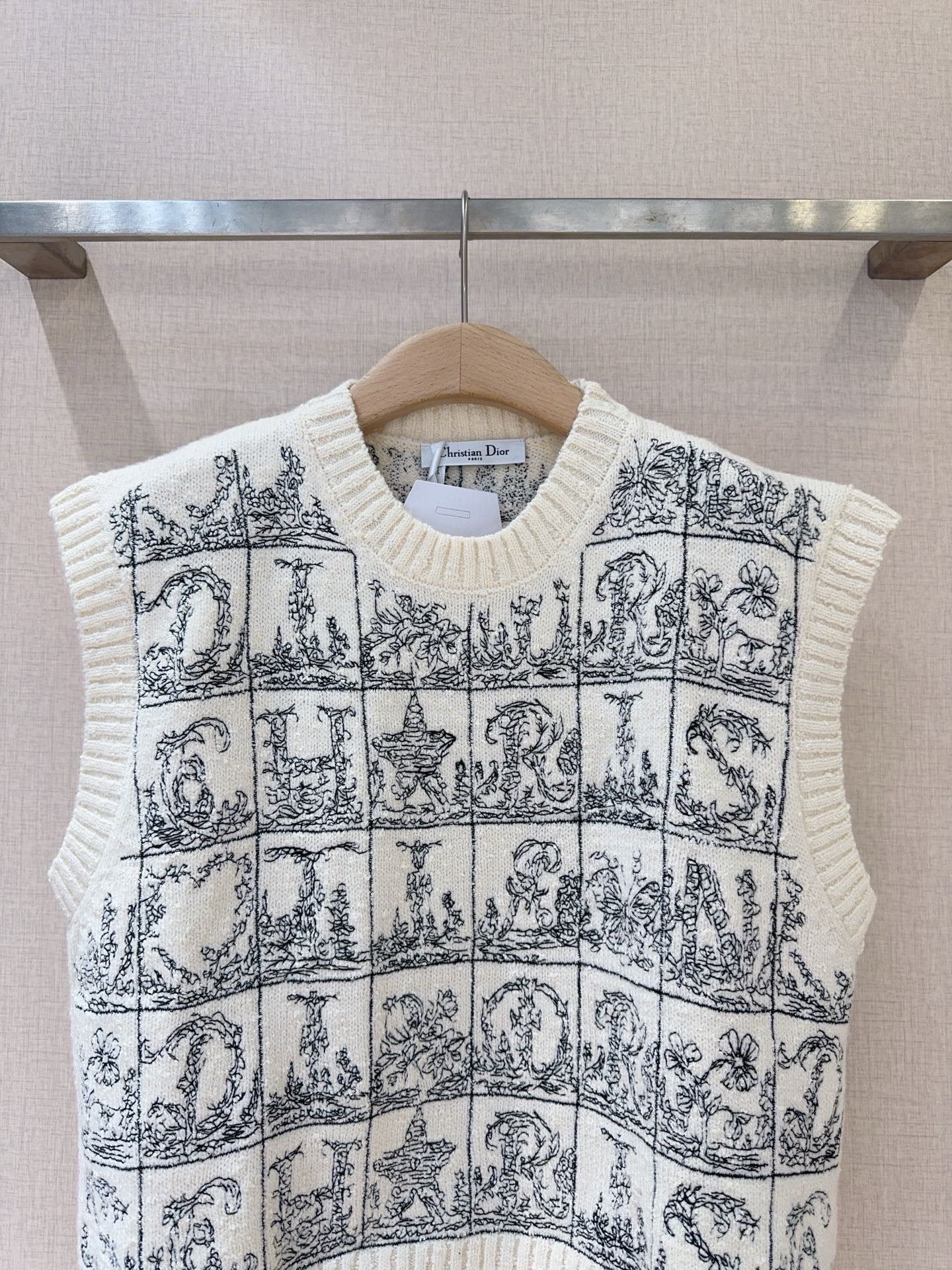 Elegant Sleeveless Knit Vest Top - Classic Design & Comfortable Fit 3 i1761378391601 6826 0 1
