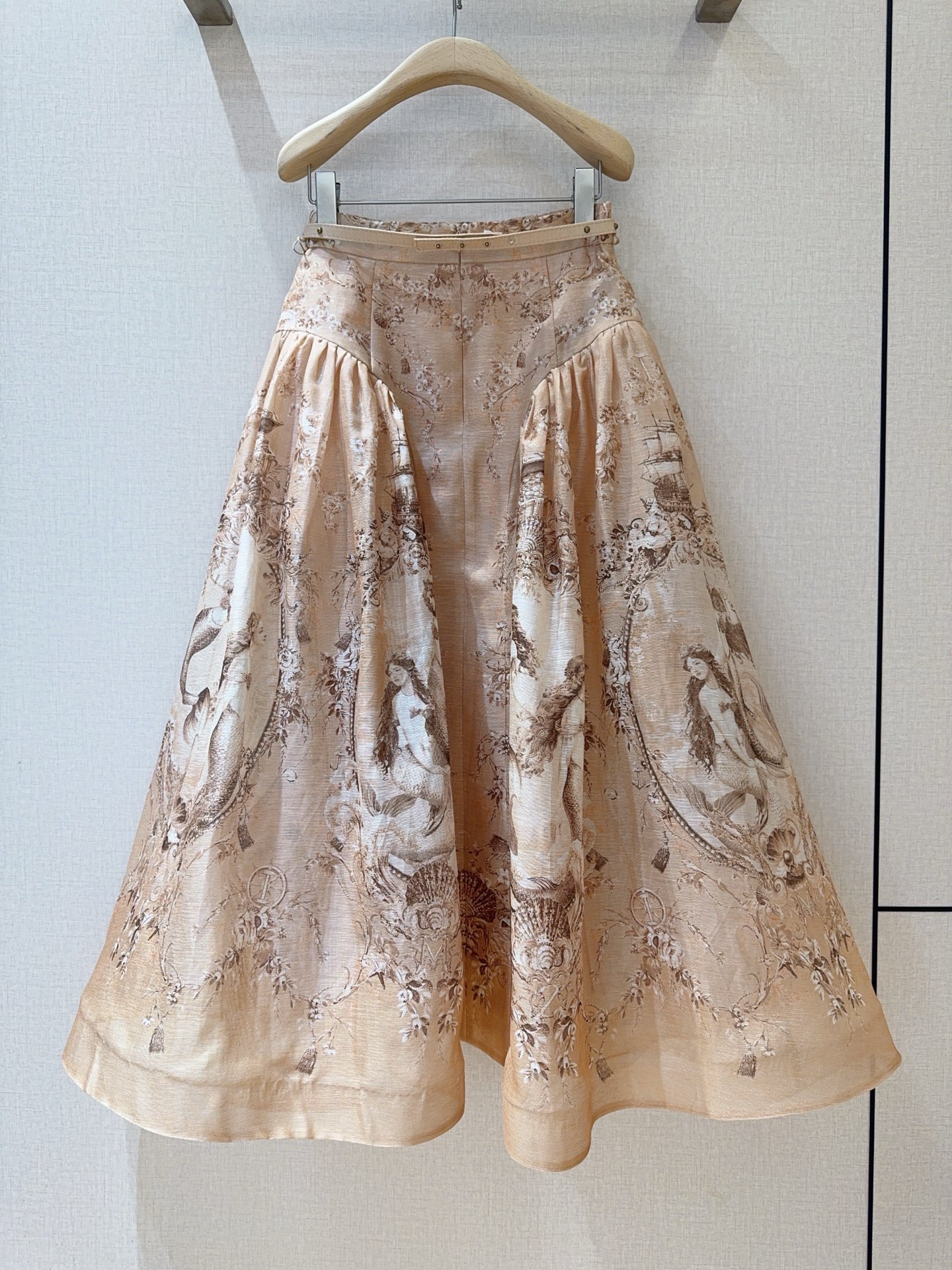 ZIMMERM*A*N*N 新品推荐🆕……长款半身裙，选用丝麻欧根纱面料制成，裙腰固定式设计，配有一条可