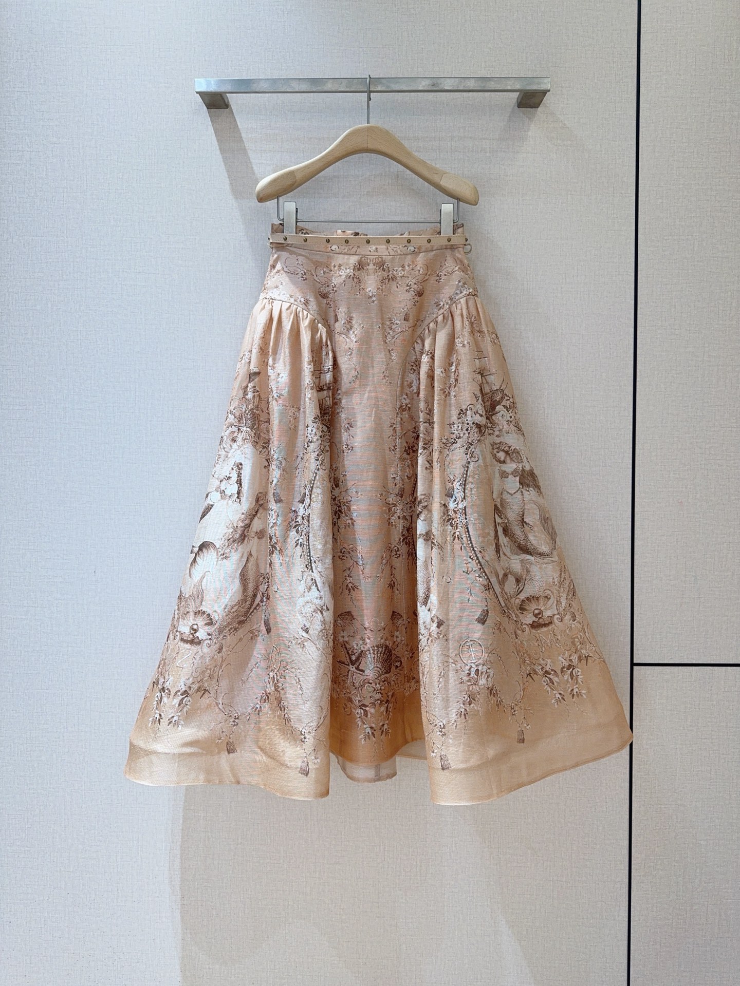 NO:637934,ZIMMERM*A*N*N new product recommendation... Long skirt, made of silk and linen organza fabric, fixed waist design, equipped with a detachable belt, high-waisted A-line version, flattering the body shape and super slimming, easy to control for parties and vacations. Size SMLXL, Zimmerman-Clothing, skirts, alexander wang19860909ZIMMERM*A*N*N 新品推荐……长款半身裙,选用丝麻欧根纱面料制成,裙腰固定式设计,配有一条可拆卸腰带,高腰A字版型,修饰身形超显瘦,派对度假都能轻松驾驭. 码数SMLXL,,兹默曼-服装,skirts,alexander wang,Women's clothing