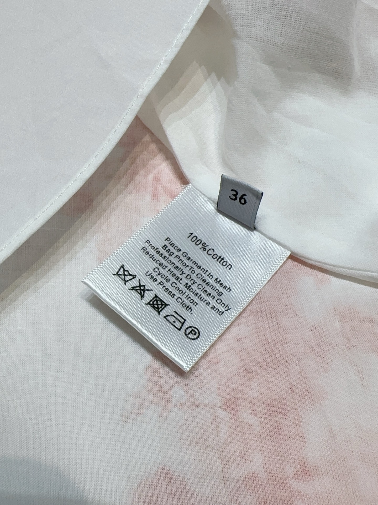 Giambattista Valli 26早春新品推荐🆕……圆领短袖印花🌸连衣裙👗，纯棉质地，收腰设计，