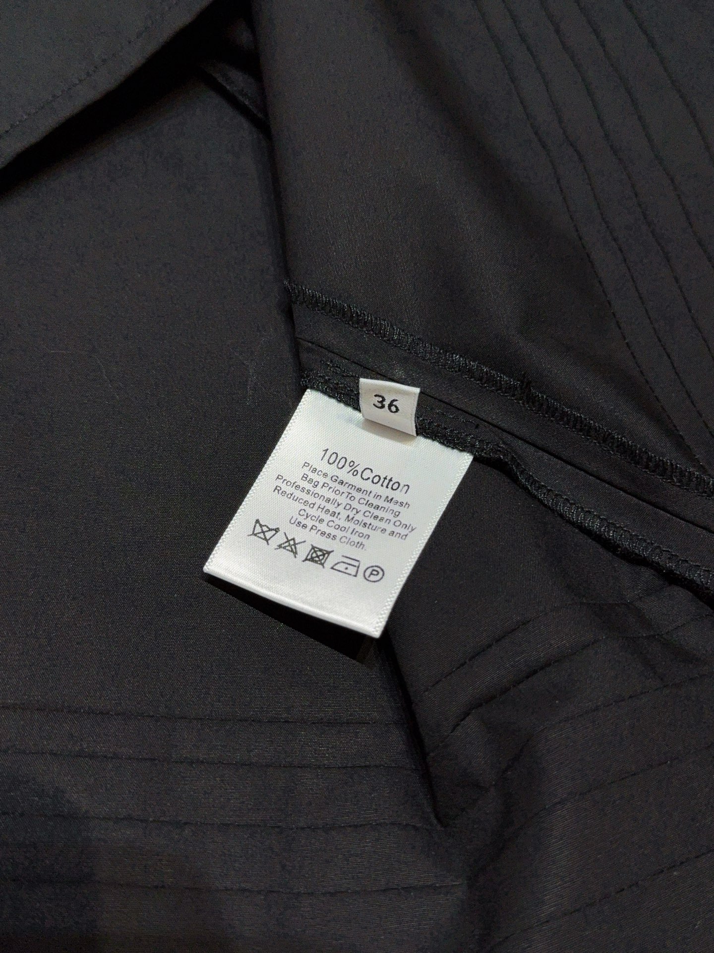 📢📢2026早春新品 🆕……3.1 Phillip Lim新款连衣裙👗采用立领无袖廓形，肩部带有细带装饰