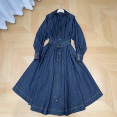 Z*I*M*M 新品推荐🆕❤️…… 棉质星空黑衬衫式迷人牛仔连衣裙👗 选用牛仔布面料制成,采用中长款的经典领型,灯笼 Z*I*M*M 新品推荐🆕❤️…… 棉质星空黑衬衫式迷人牛仔连衣裙👗 选用牛仔布面料制成,采用中长款的经典领型,灯笼
