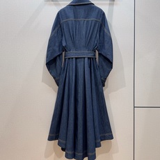 Z*I*M*M 新品推荐🆕❤️…… 棉质星空黑衬衫式迷人牛仔连衣裙👗 选用牛仔布面料制成,采用中长款的经典领型,灯笼 Z*I*M*M 新品推荐🆕❤️…… 棉质星空黑衬衫式迷人牛仔连衣裙👗 选用牛仔布面料制成,采用中长款的经典领型,灯笼